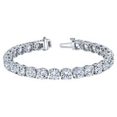 Armband mit geradem Linienarmband und runden Brillanten