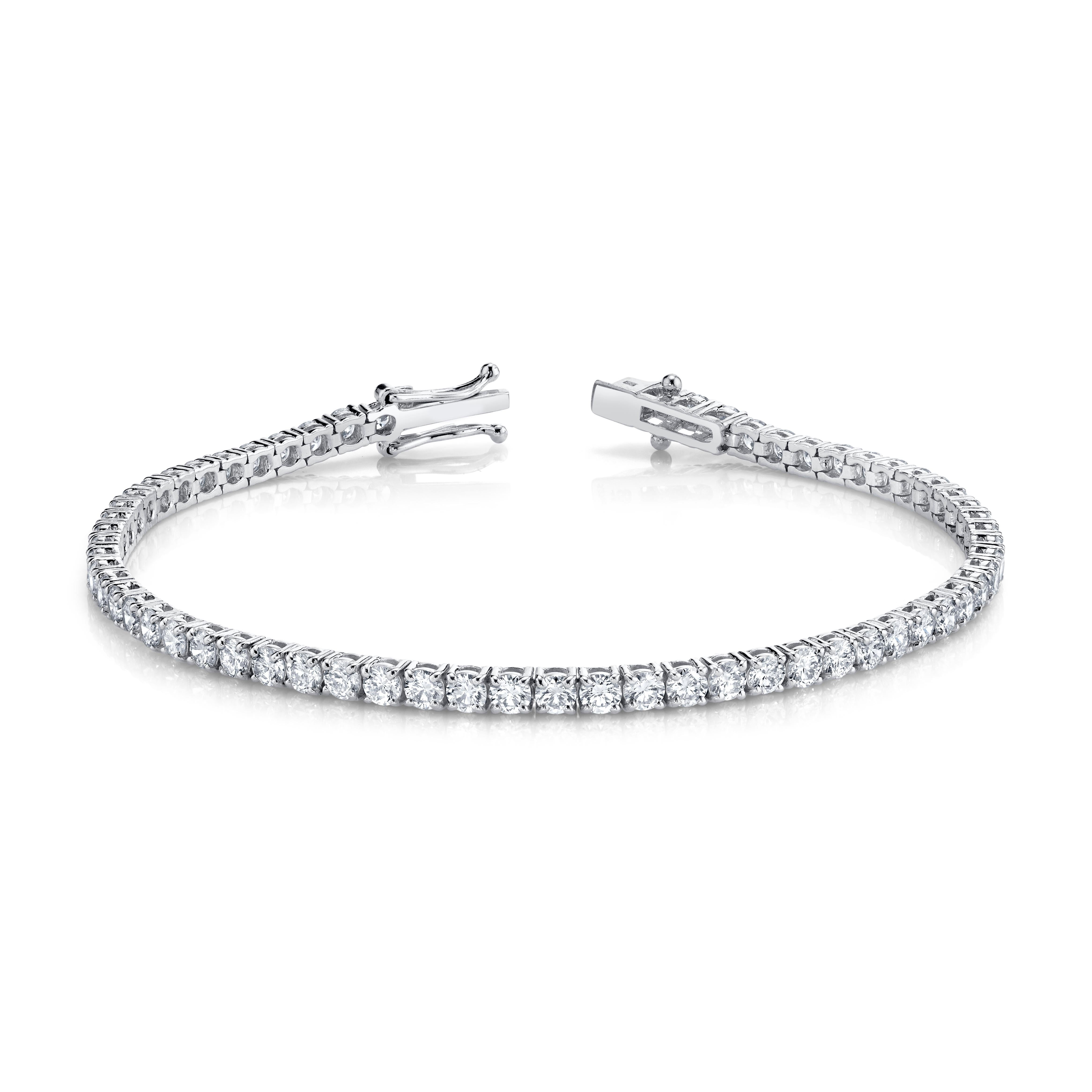 5.47 carat total weight, 62 Round Brilliant Diamonds set in 4-prong 18k white gold bracelet
Approximate Color H - I  Clarity VS - SI
Also, available in yellow gold and rose gold.
