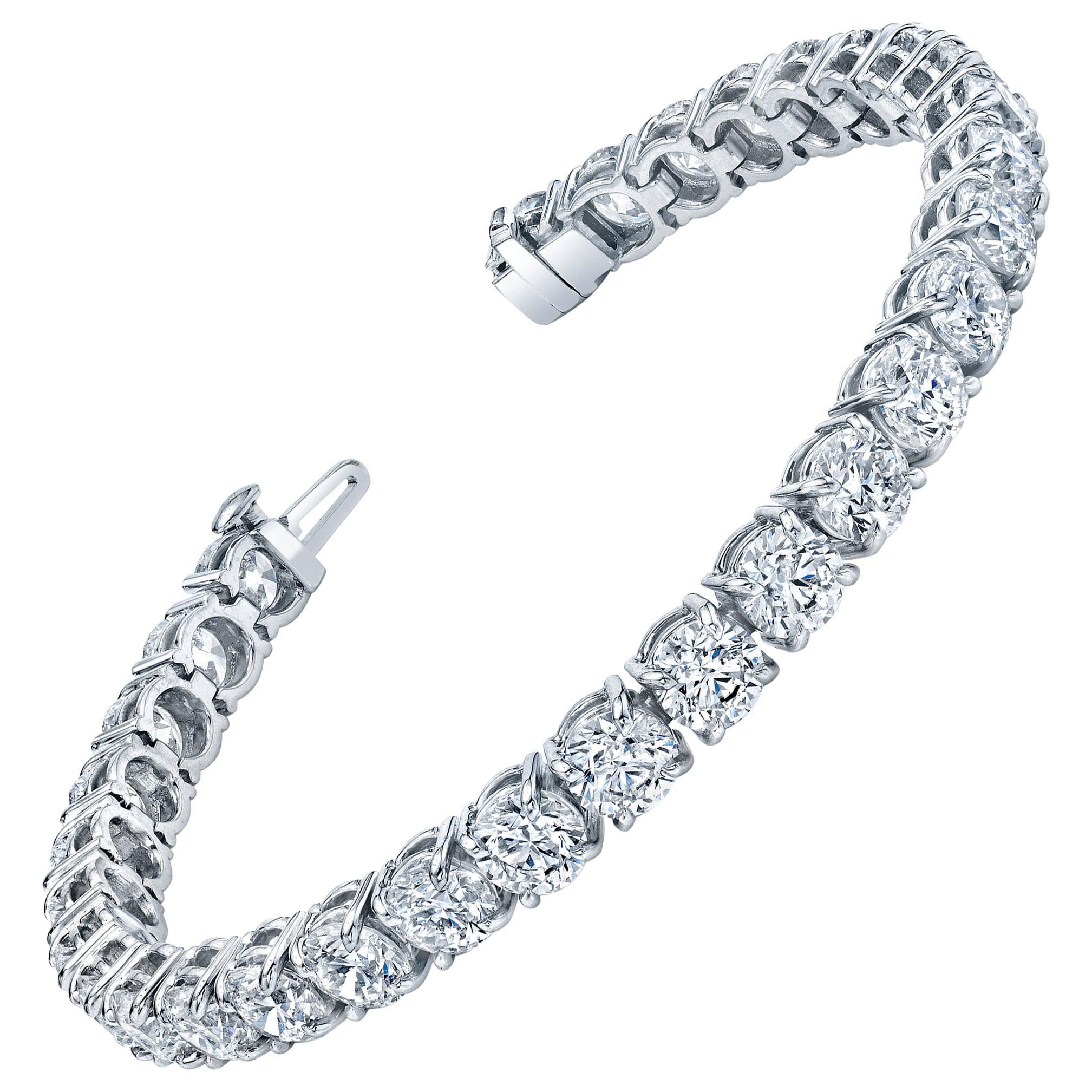 Bracelet de diamants ligne droite en vente