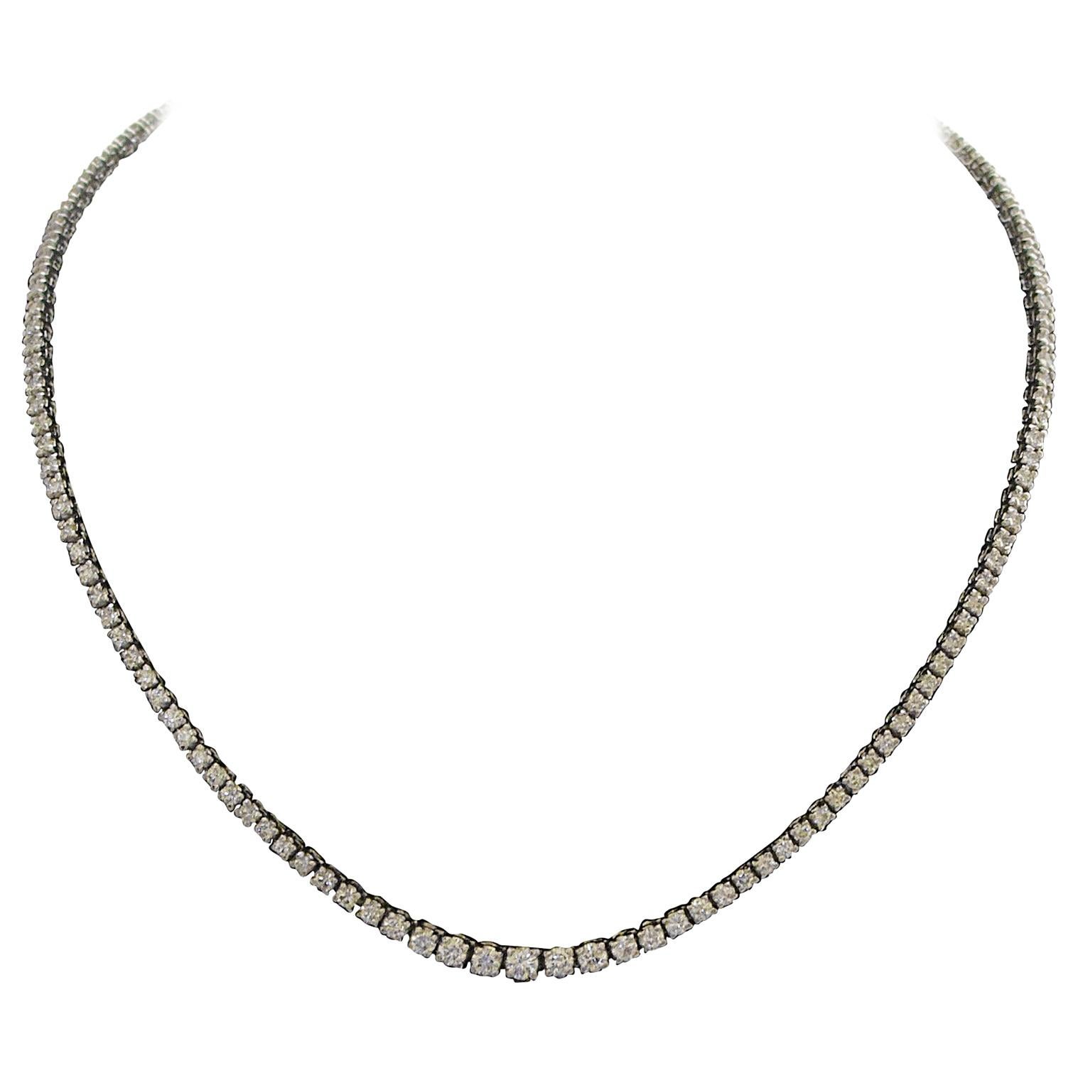 Straight Line Rivie re Diamond Necklace 6.00 Carat in White Gold For Sale