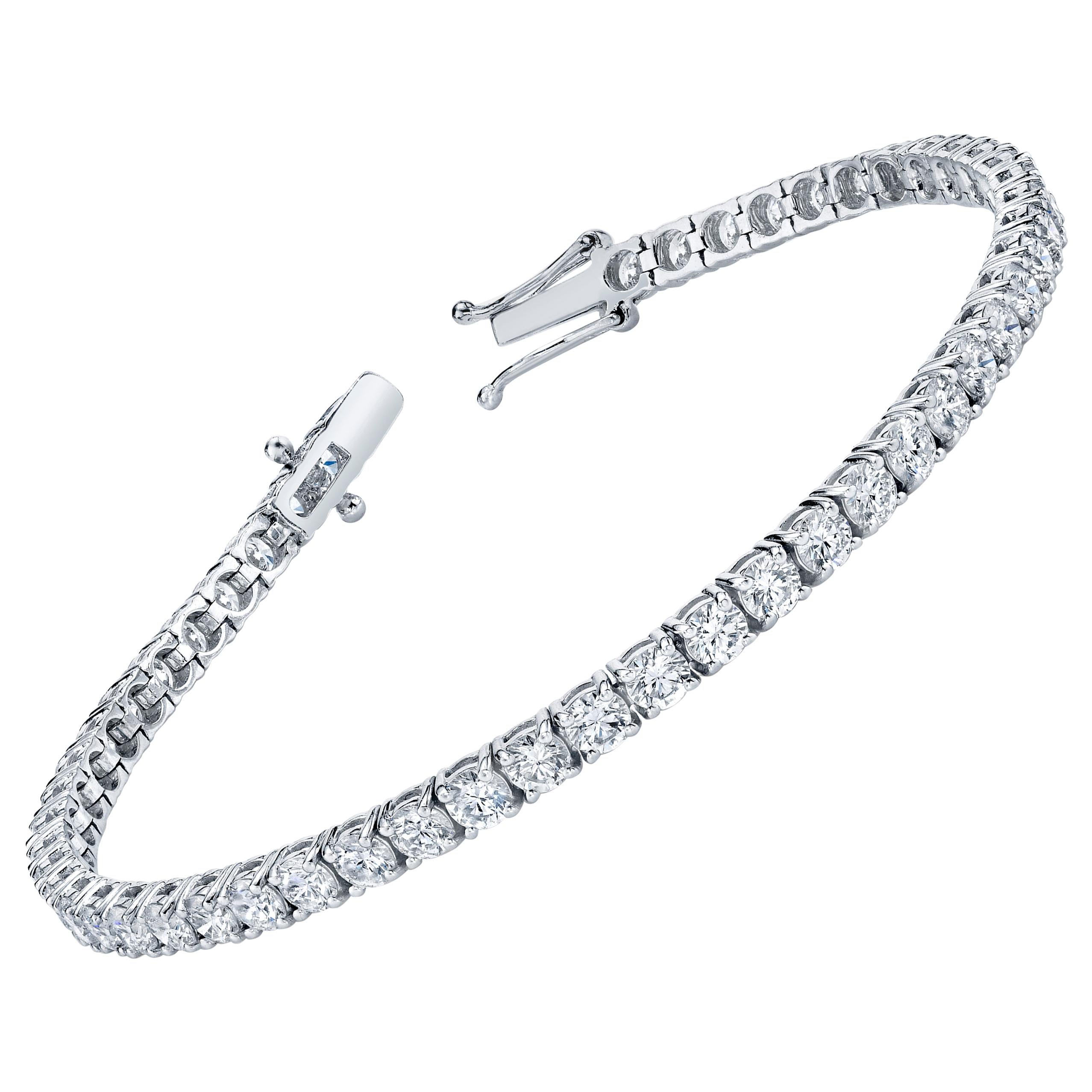 Straight Line Round Brilliant Cut Diamond Bracelet For Sale