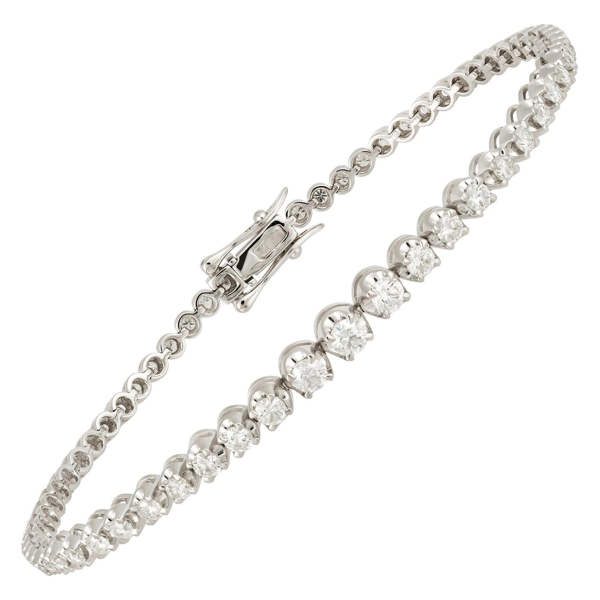 Straight Line Setting Tennis Bracelet 18k White Gold Diamond for Her For Sale