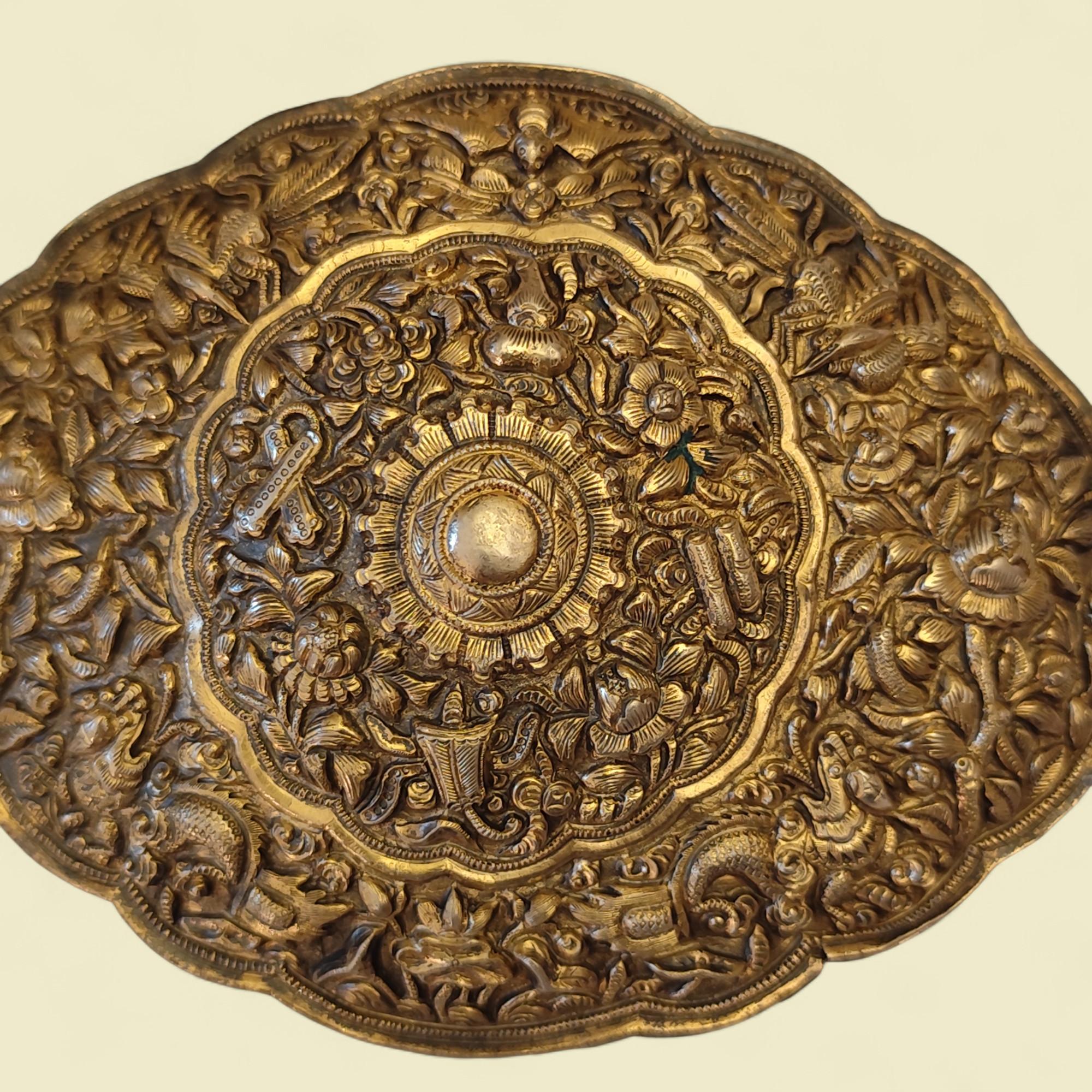 Hebilla de cinturón dorada de plata del Estrecho (peranakan / Malasia / Singapur), década de 1890. en Bueno estado para la venta en MOUGINS, FR