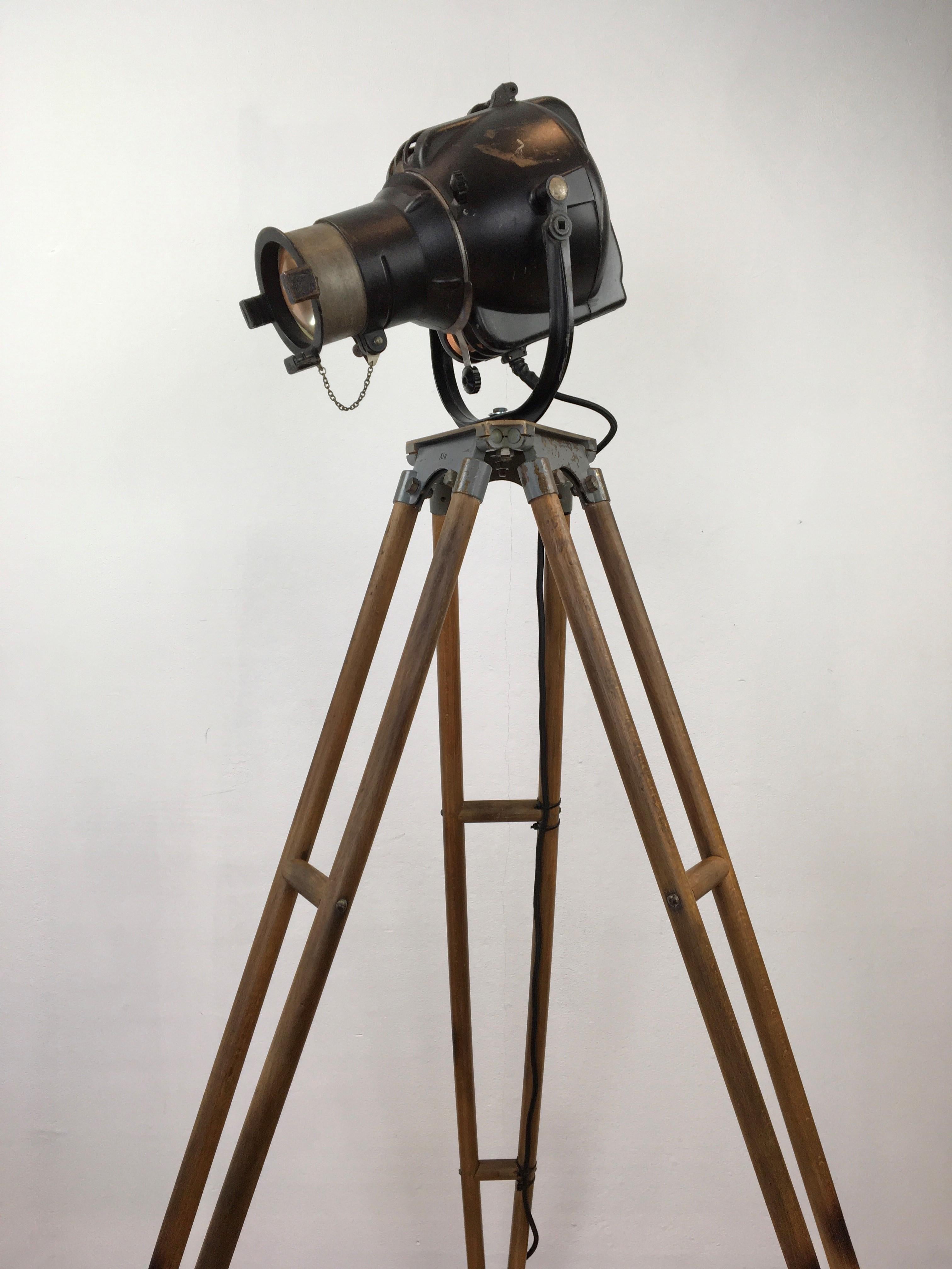 old fashioned stage lights
