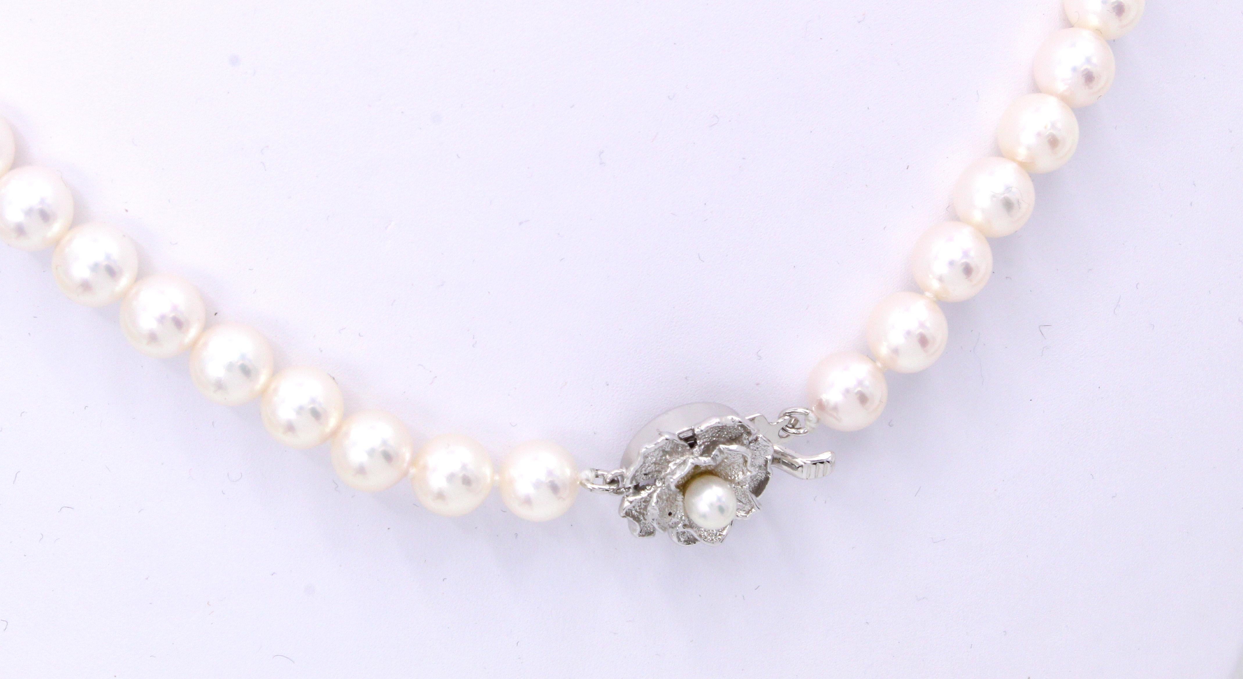 Women's or Men's Strand of Fine Akoya Pearl Necklace