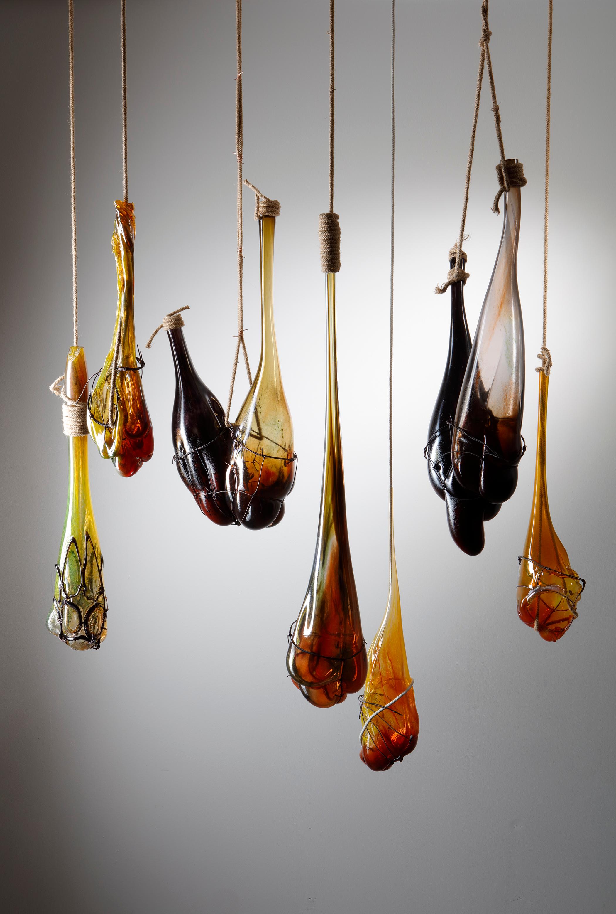 Eine seltsame Obstinstallation, eine einzigartige hängende Glasskulptur von Chris Day im Zustand „Neu“ in London, GB