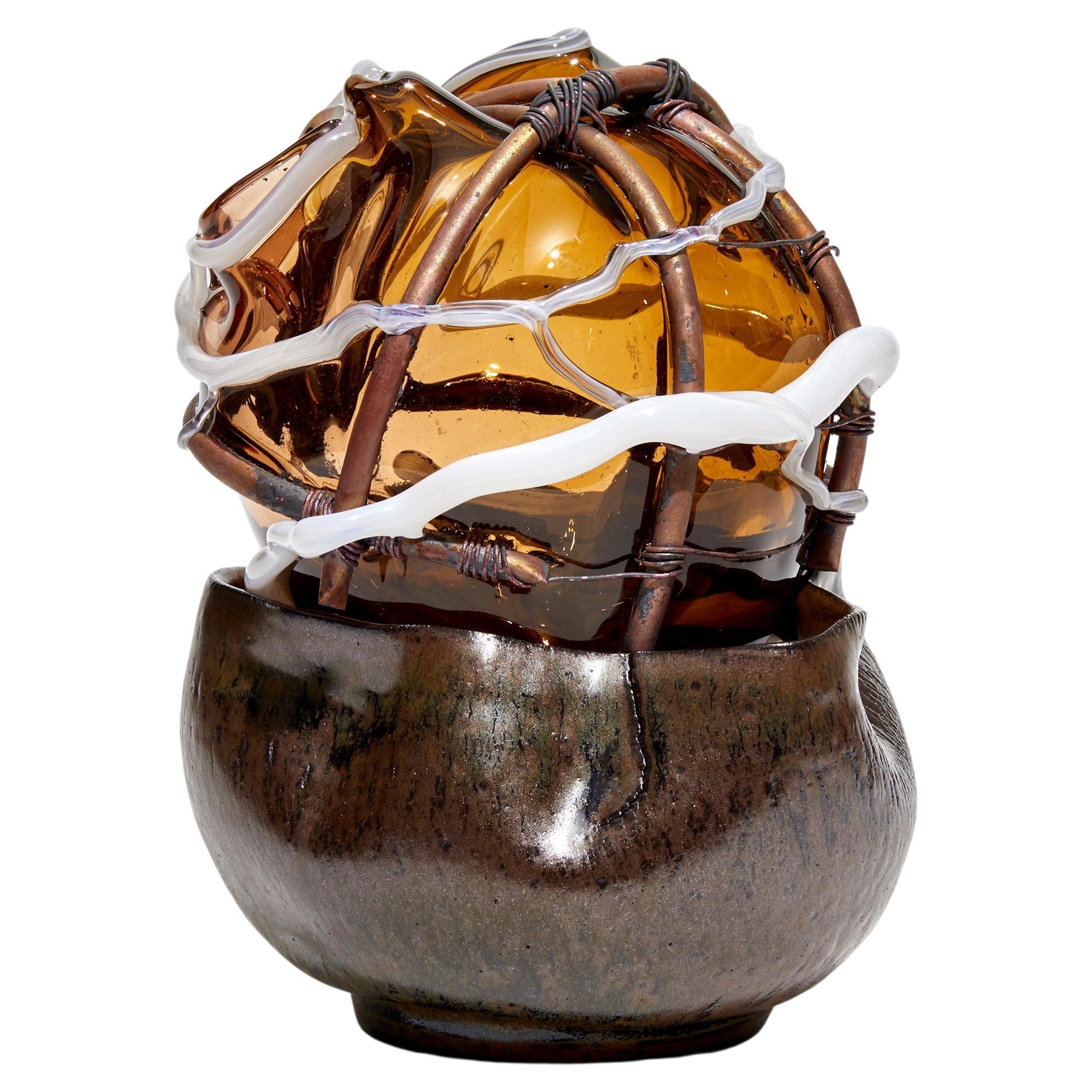  Fruit trange, le ecclsiastique VIII, une sculpture en verre et en cramique de Chris Day