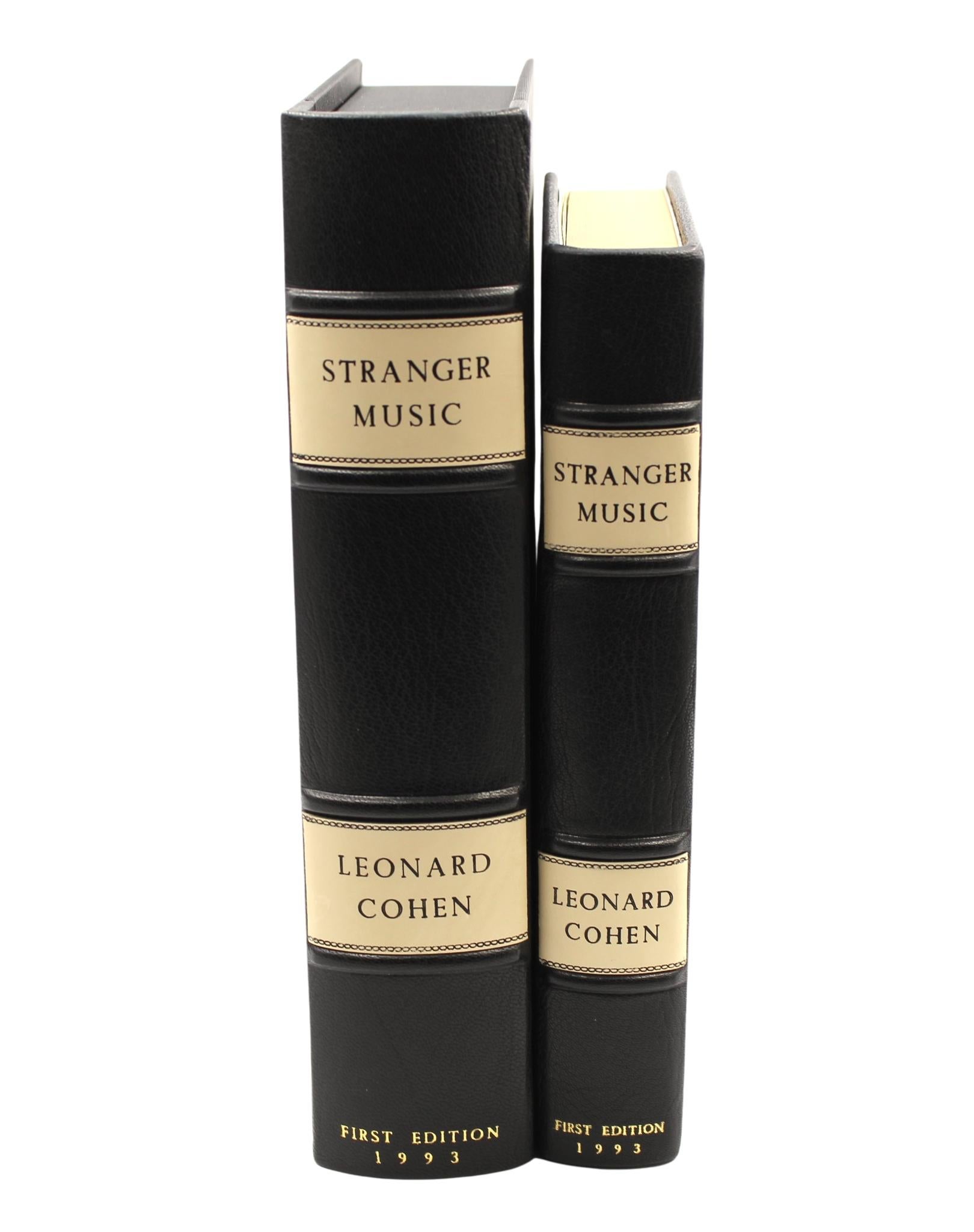 Canadien Music Stranger de Leonard Cohen, première édition, 1993, imprimé « Paris Again » signé en vente