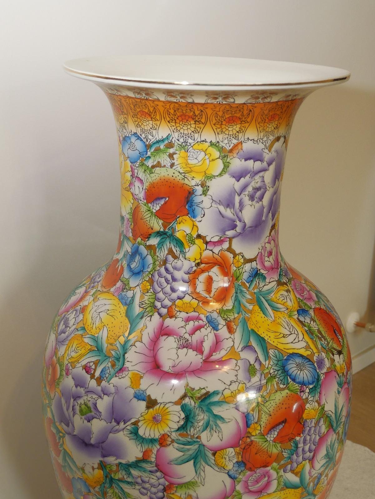 Extraordinary Pair of Chinese Vases, 20th century In Good Condition For Sale In Bastia Umbra, IT