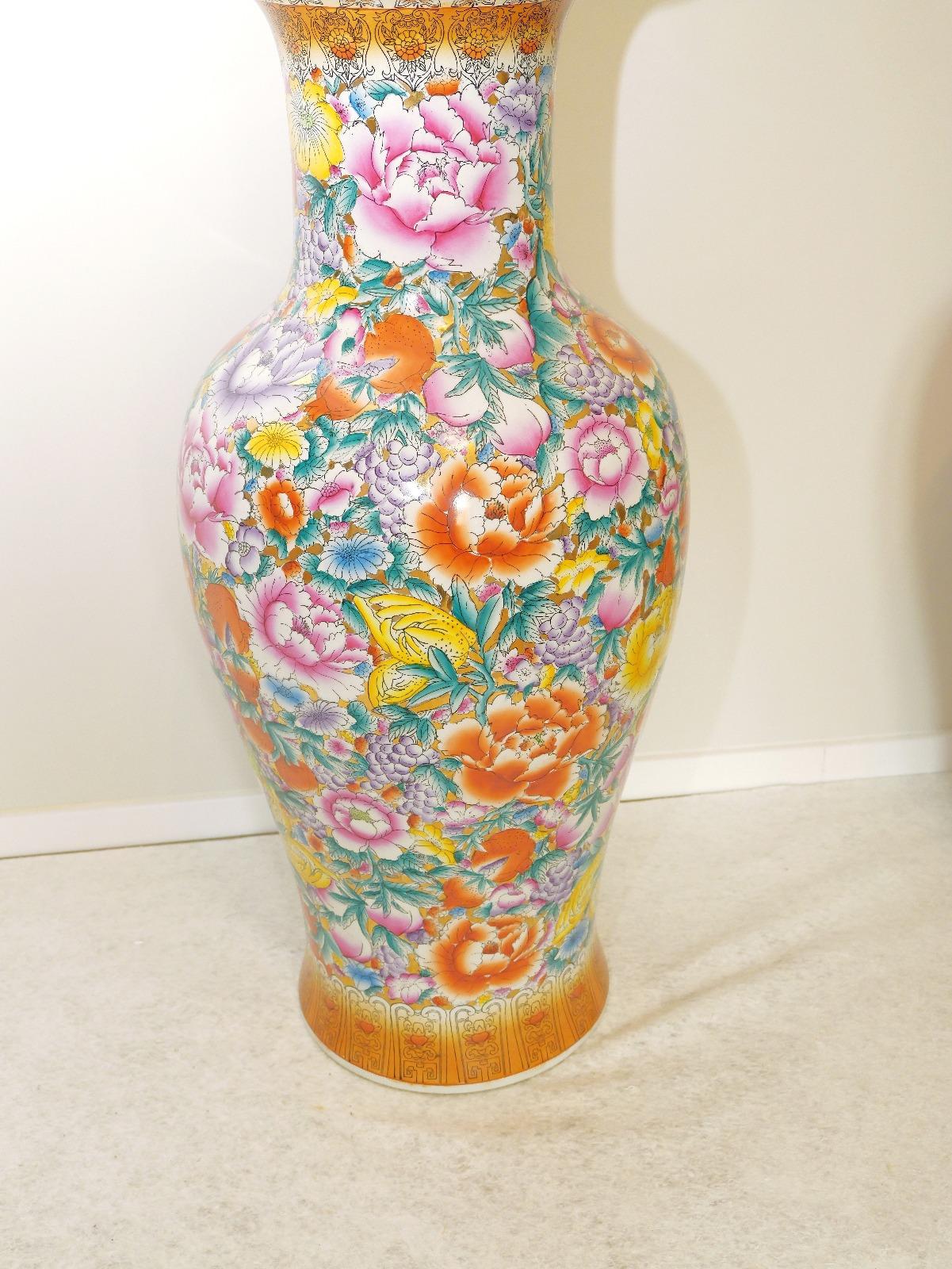 Porcelain Extraordinary Pair of Chinese Vases, 20th century For Sale