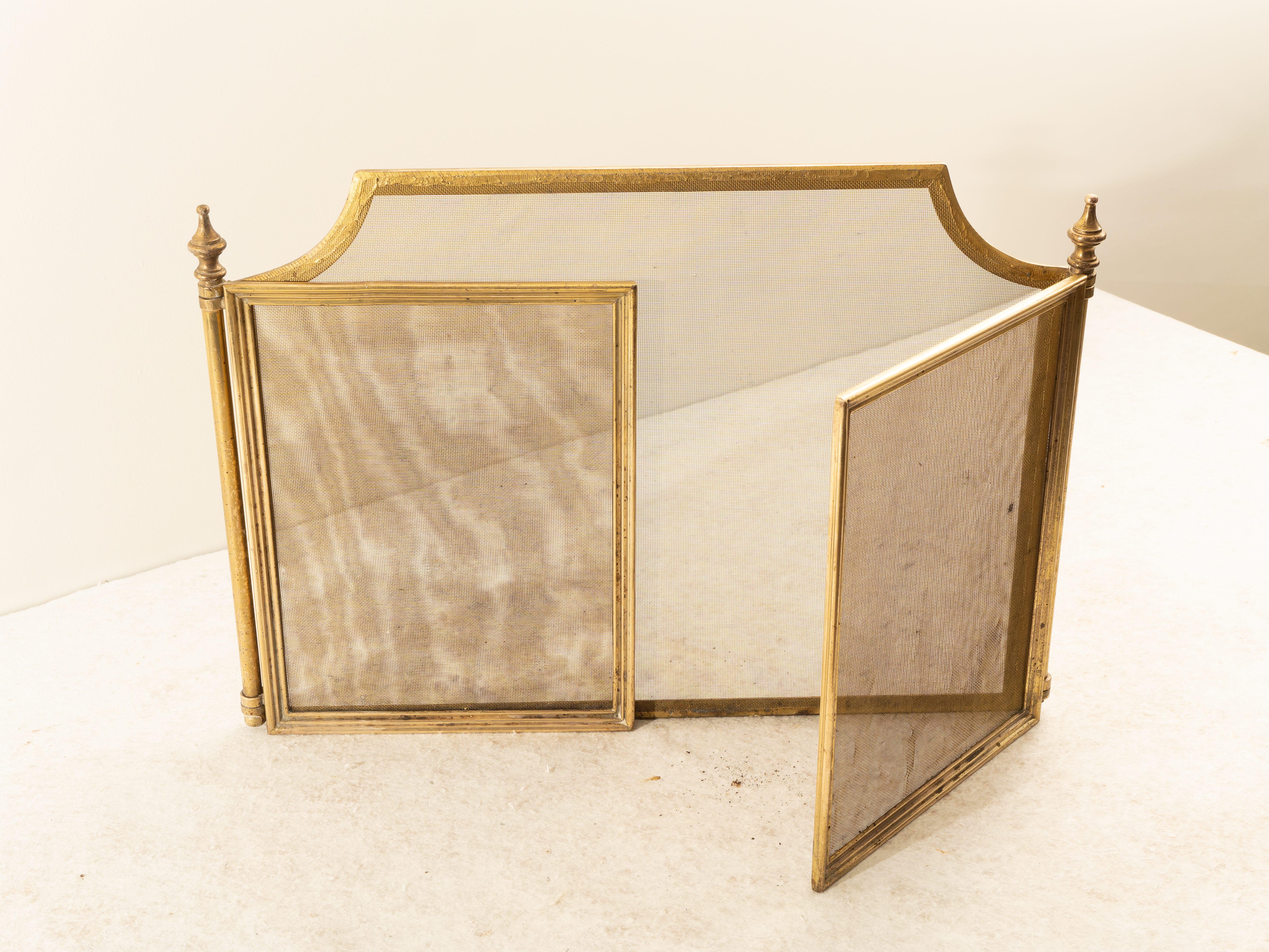 Straordinario kit da Camino e Parascintille in ottone, Anni '70 en Bueno estado para la venta en Bastia Umbra, IT