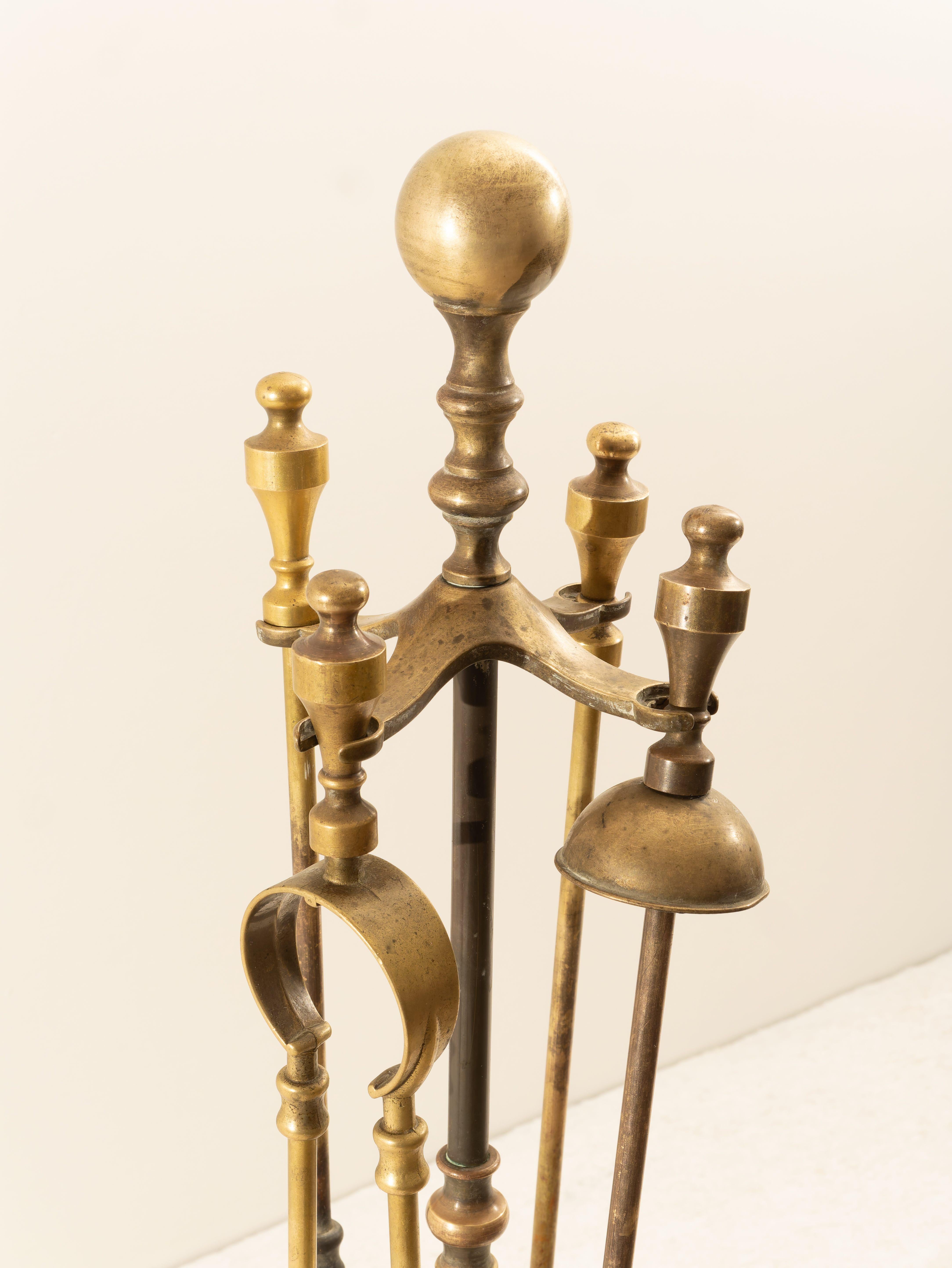 Straordinario kit da Camino e Parascintille in ottone, Anni '70 en venta 1