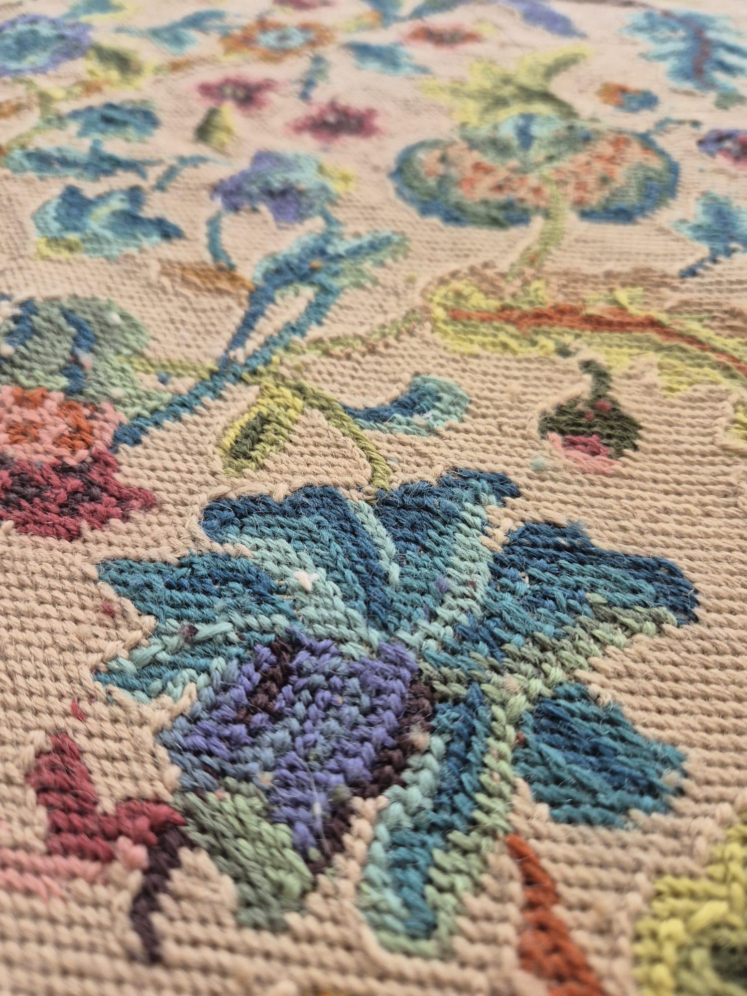 Straordinario Pouf Queen Anne, primi del '900 in vendita 11