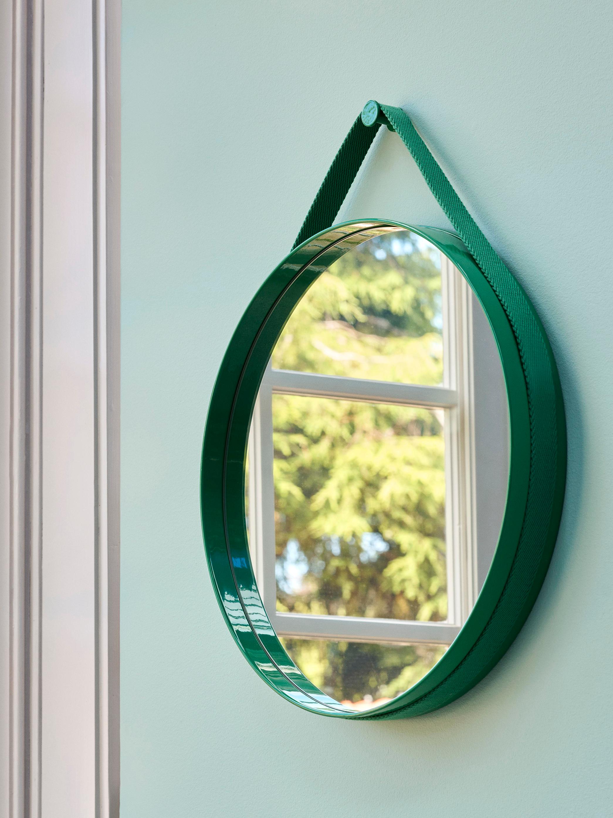 XXIe siècle et contemporain Miroir à sangle n°2, D50 en acier revêtu de poudre verte de Hay en vente