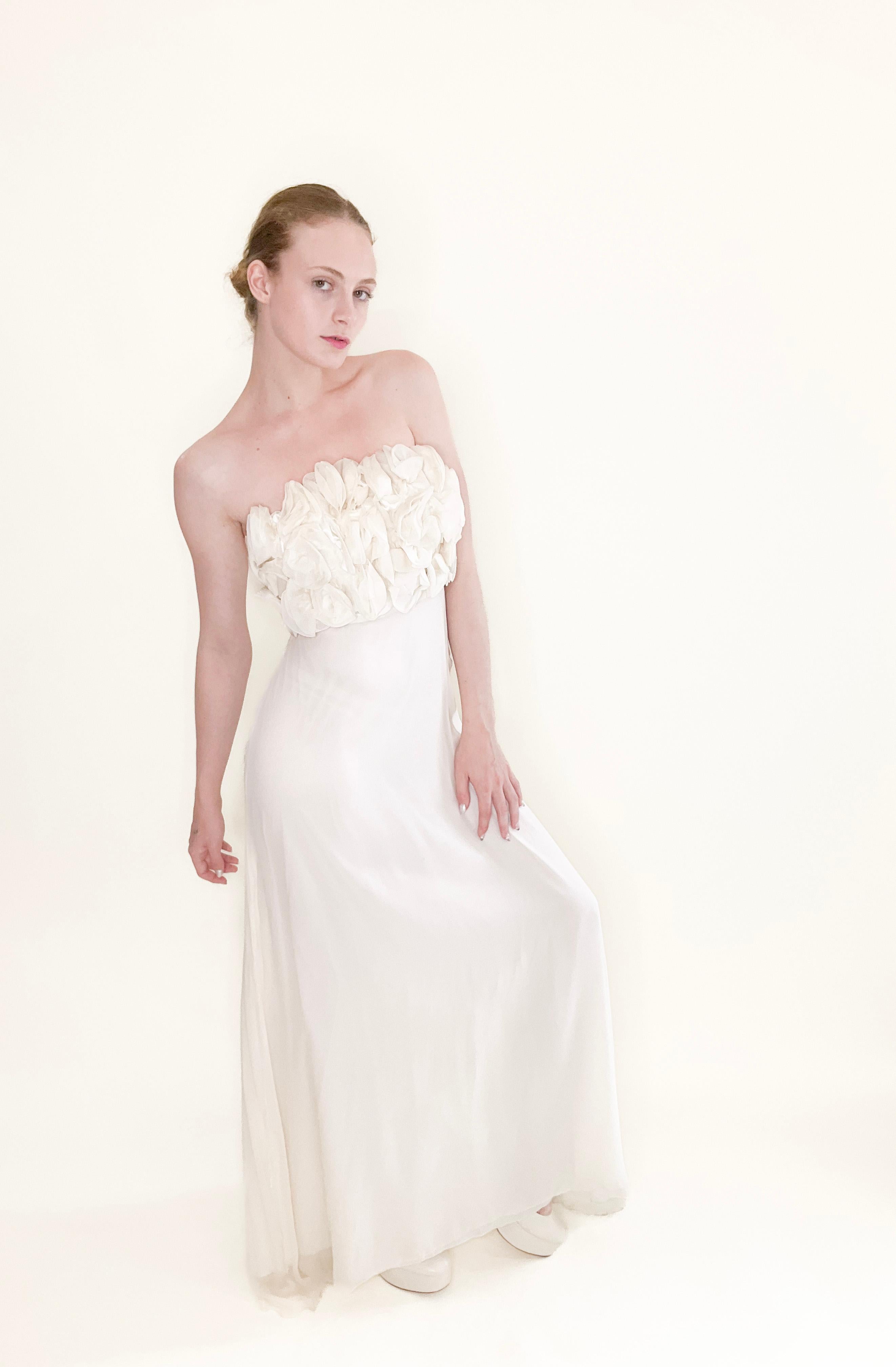 Vestido de seda marfil con top floral sin tirantes en Excelente estado para la venta en Los Angeles, CA