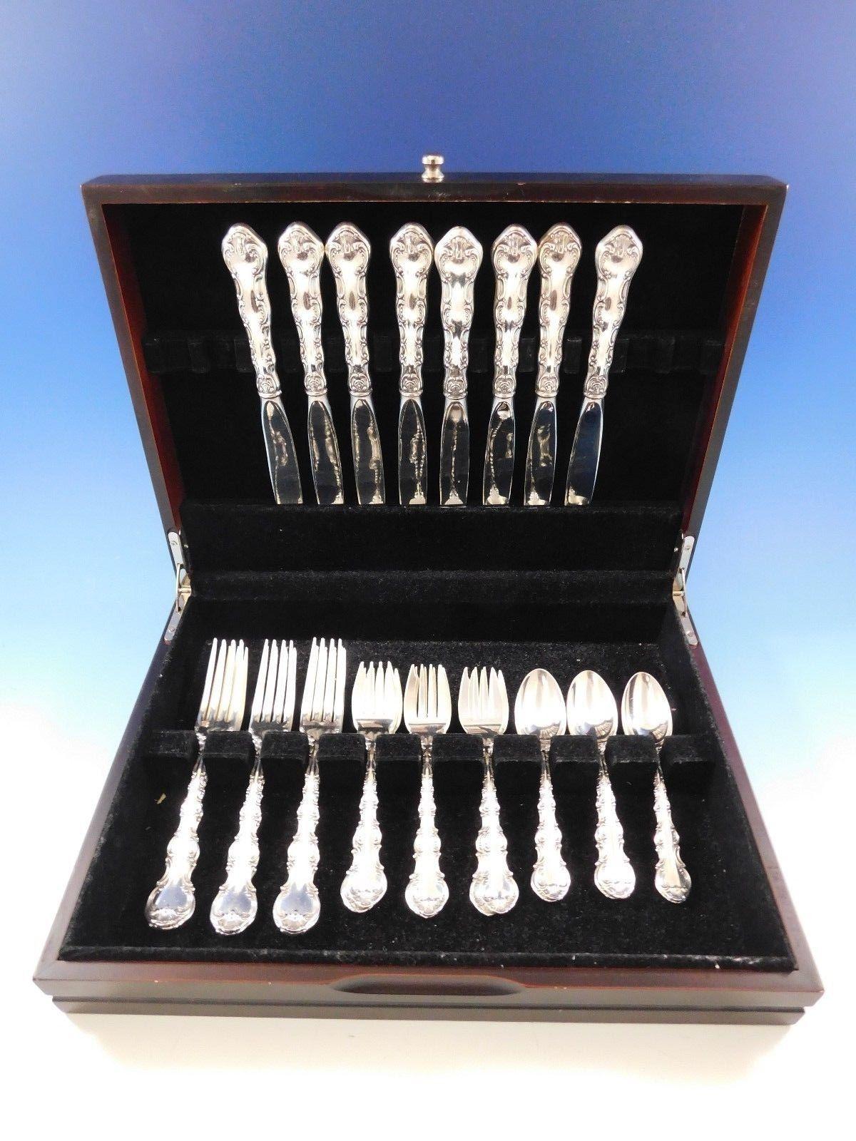 Dinner size Strasbourg by Gorham sterling silver flatware set of 32 pieces. This set includes:

8 dinner knives, 9 3/4