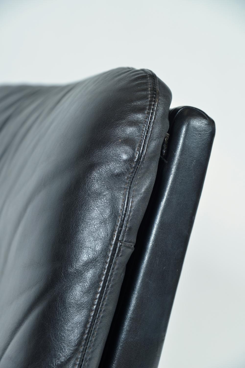 Strässle Midcentury Black Leather King Lounge Swivel Chair André Vandenbeuck 60s en vente 5