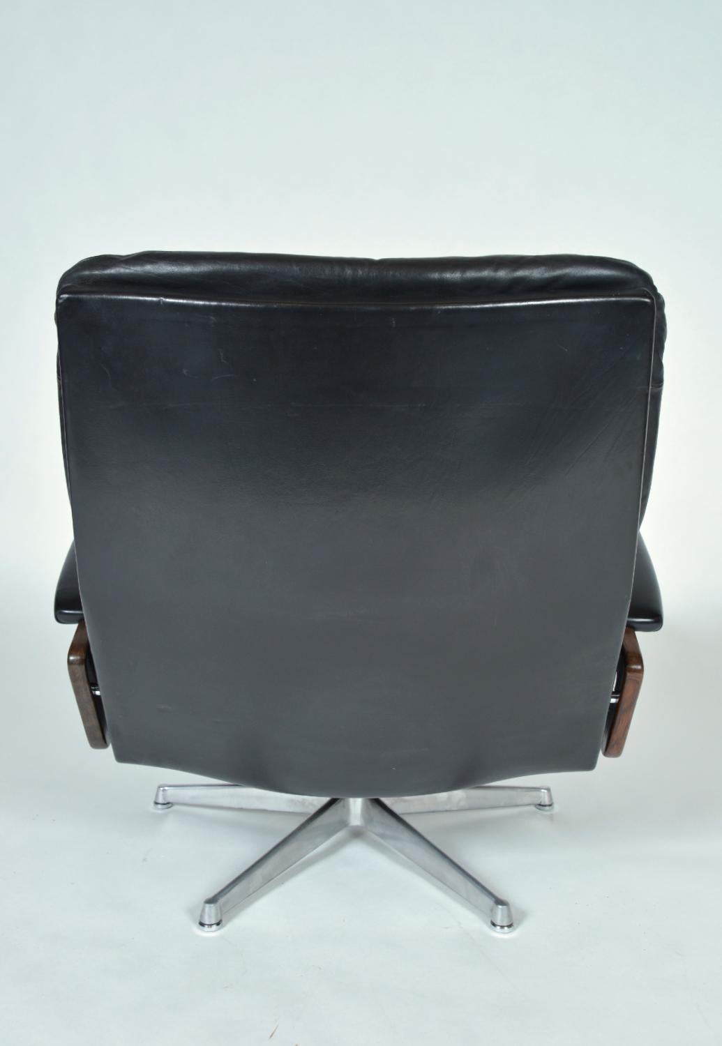 Strässle Midcentury Black Leather King Lounge Swivel Chair André Vandenbeuck 60s Bon état - En vente à Sherborne, Dorset
