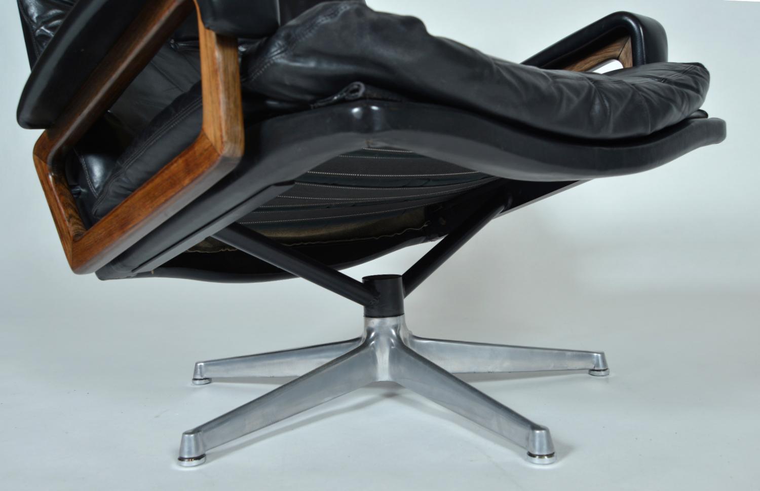 Strässle Midcentury Black Leather King Lounge Swivel Chair André Vandenbeuck 60s en vente 1