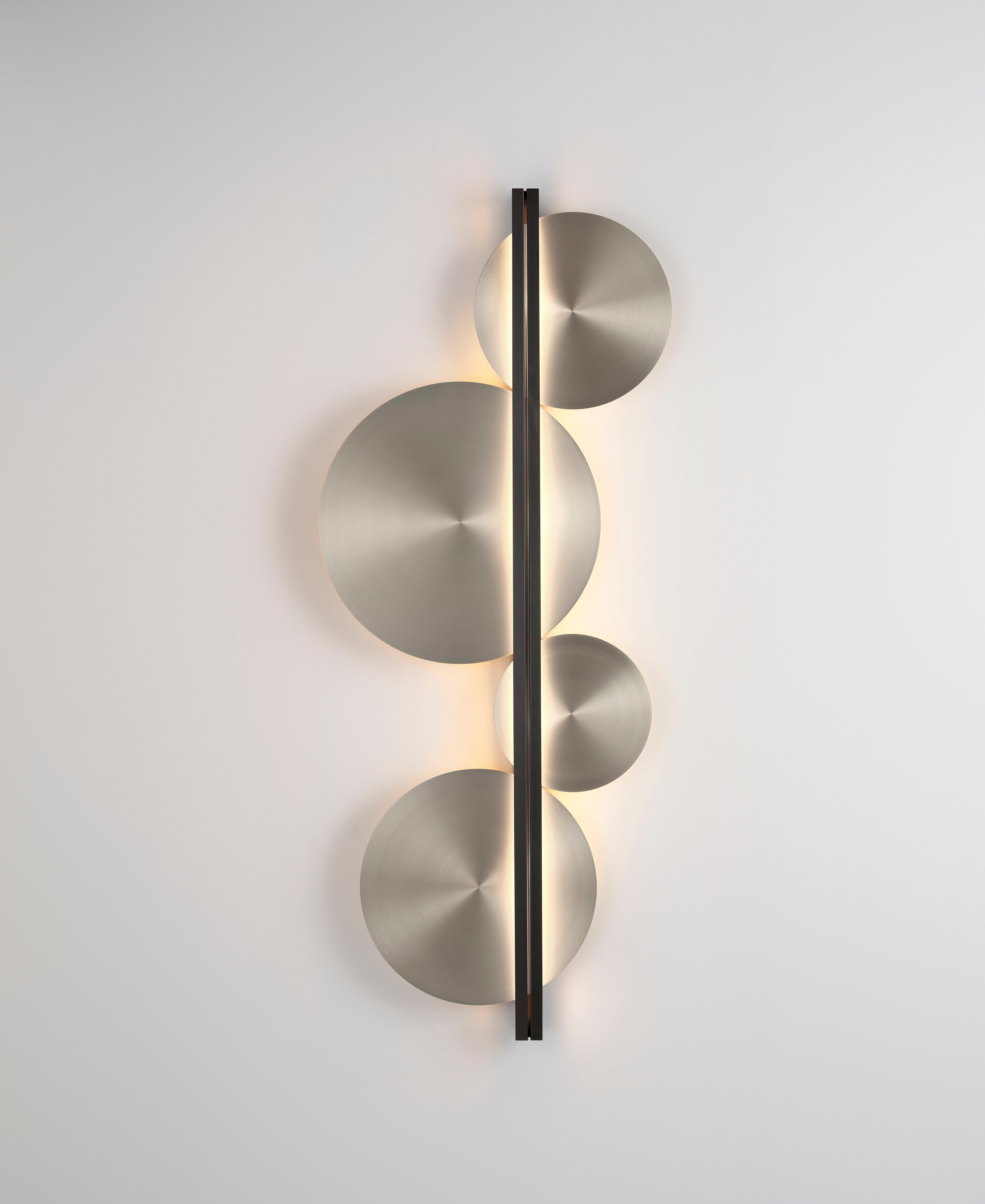 Strate moon wall light by Emilie Cathelineau.
Dimensions: W 62.9 x D 8.7 x H 150 cm.
Materials: solid brass, Polycarbonate diffuser.
Others finishes and dimensions are available.

All our lamps can be wired according to each country. If sold to