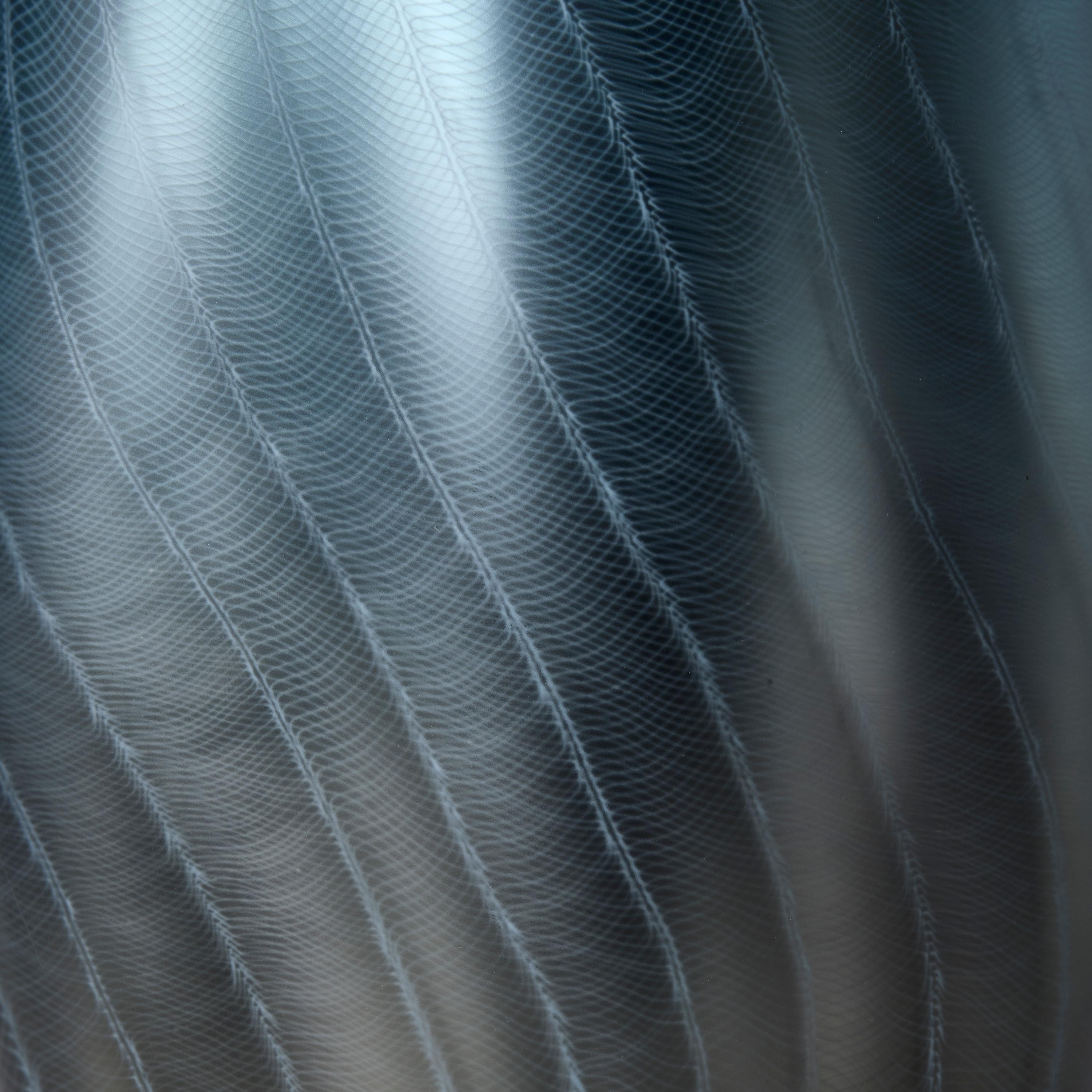 Stratiform Turchese 2.0.002, recipiente de vidrio azul metálico y gris de Liam Reeves Hecho a mano en venta