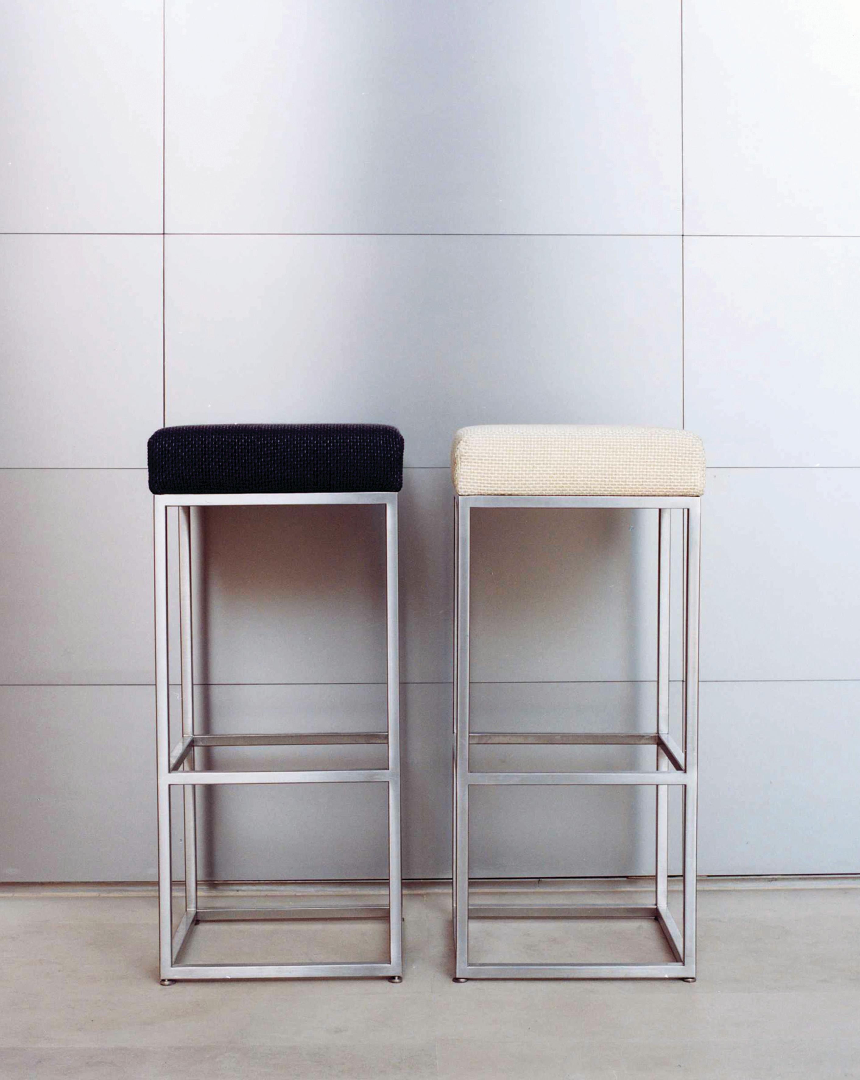 Fatto a mano Strato Stool in vendita