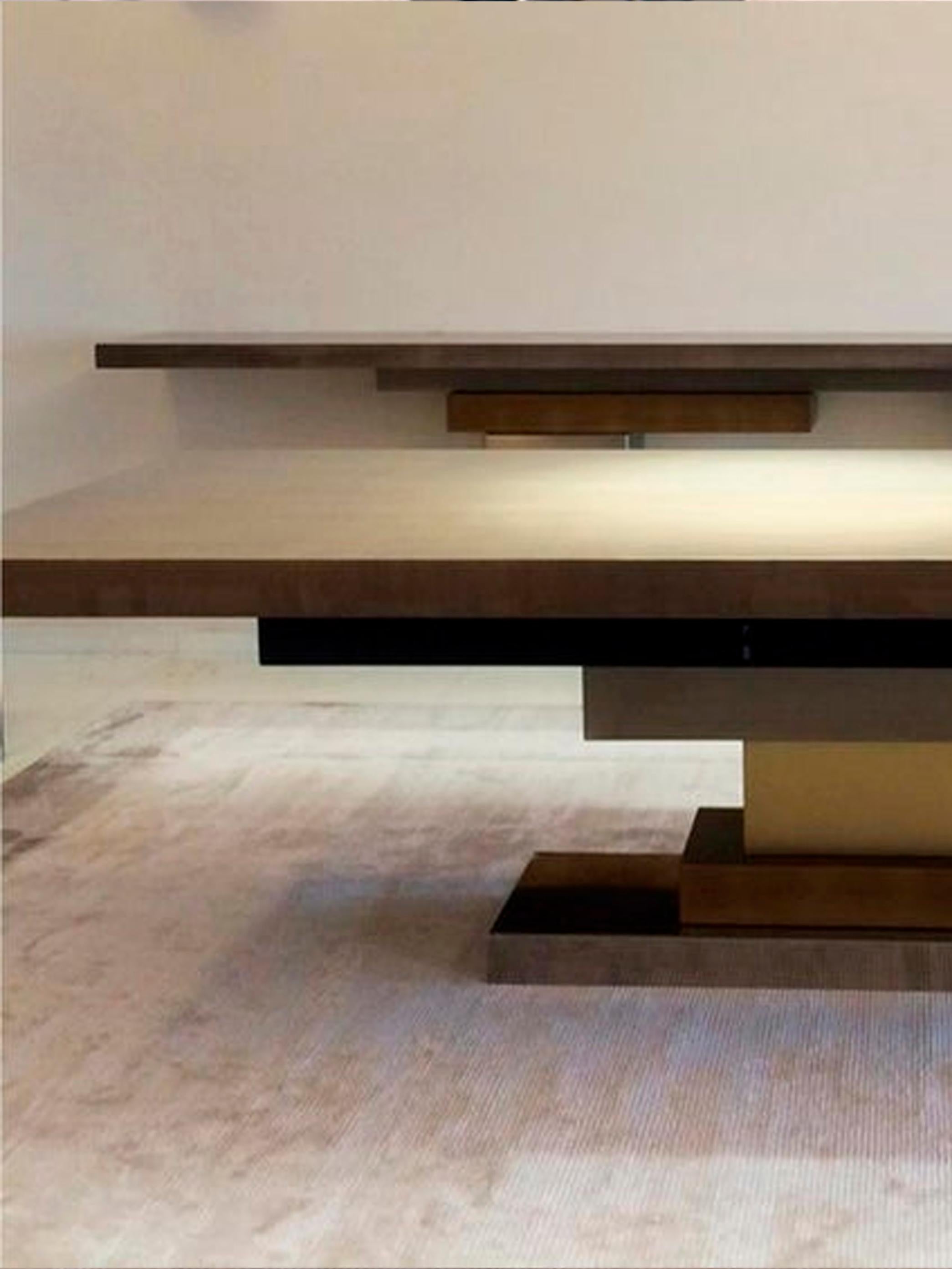 Ottone Stratos, Tavolo da pranzo della linea Stratos di Gas Studio in vendita