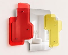Miroir mural sculptural « Strato Quadro » rouge et jaune de GTG Design Couture