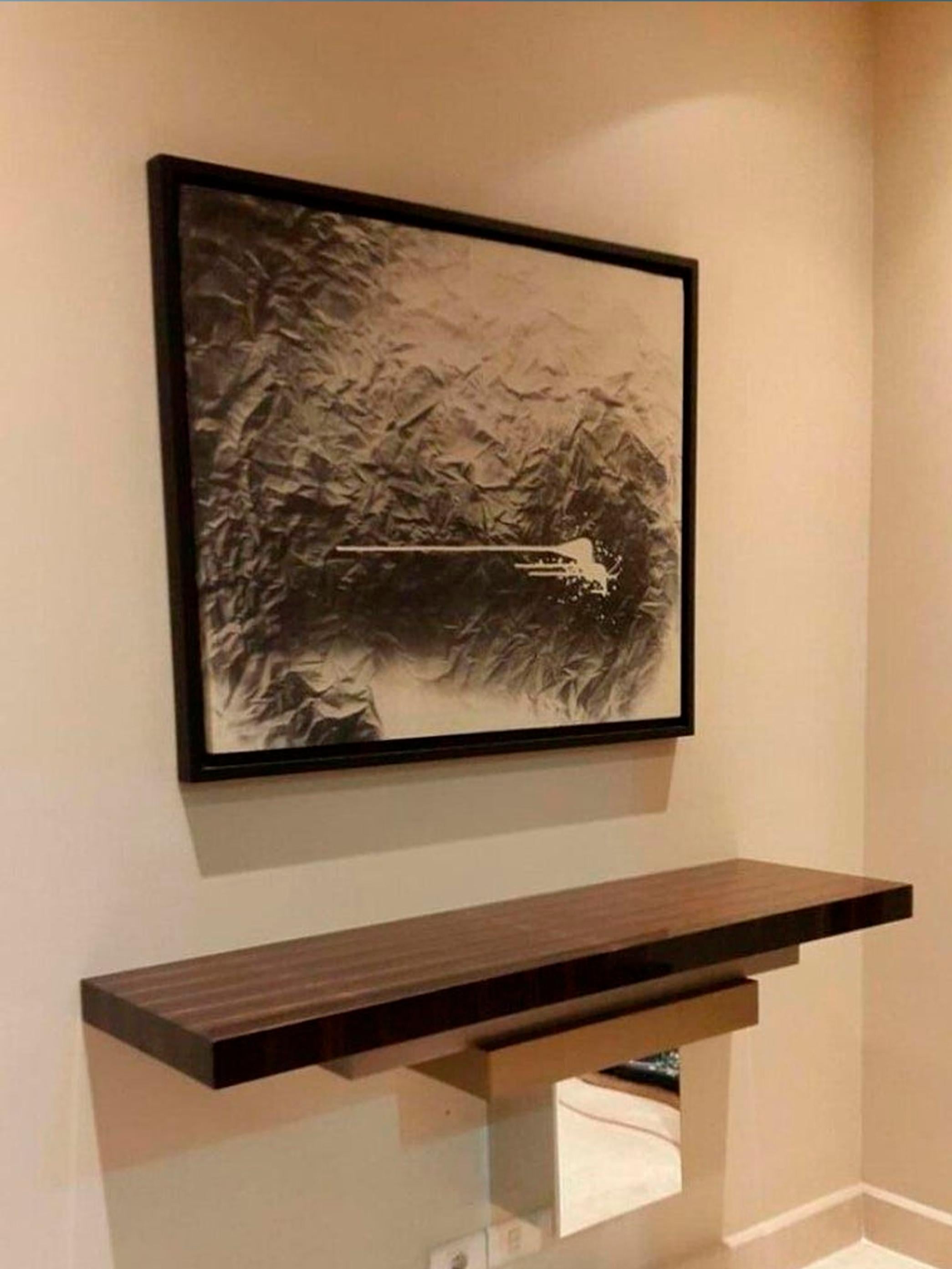 Stratos S, Consola mural con tapa de macasar natural en Nuevo estado para la venta en Beirut, LB