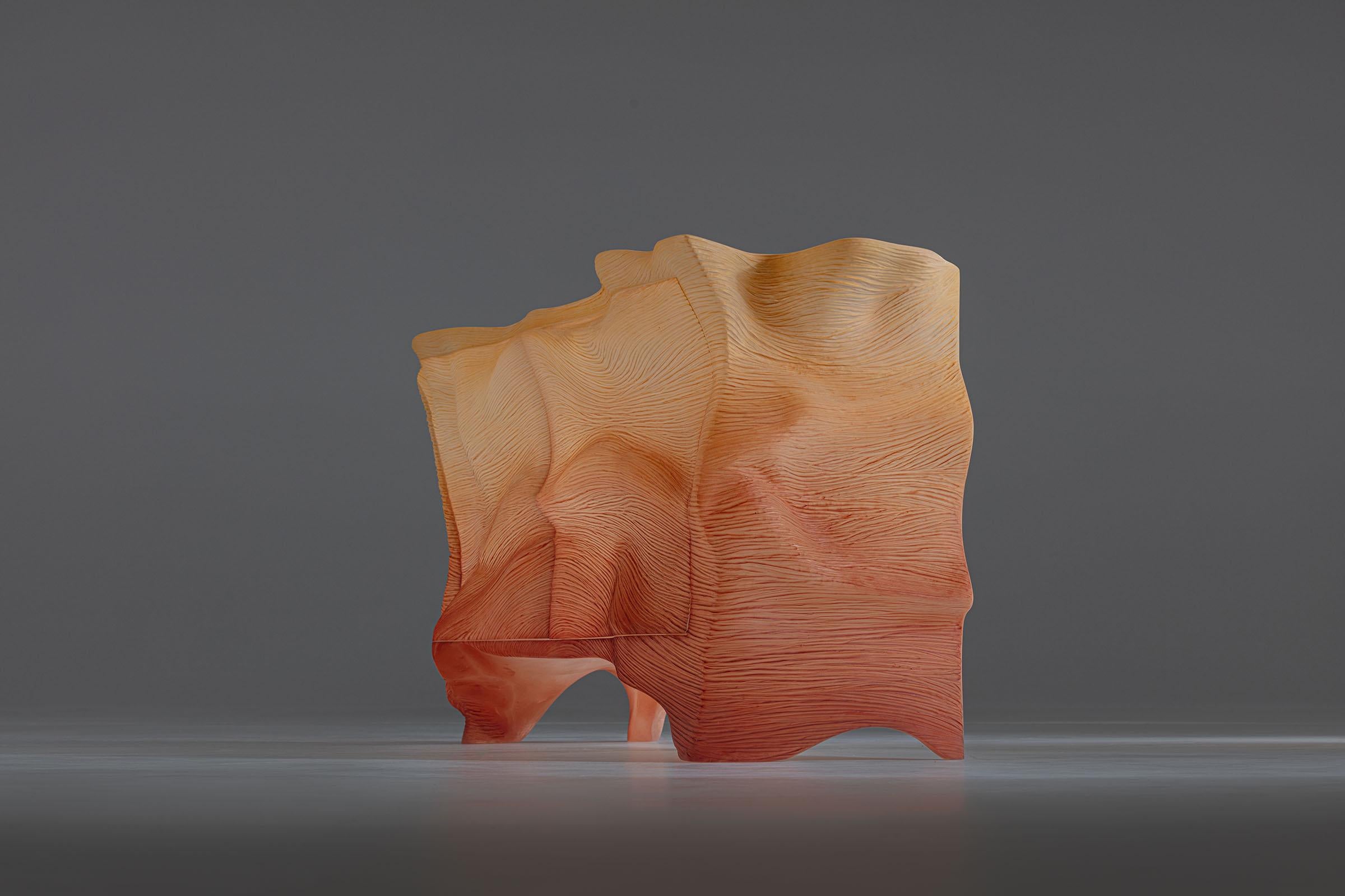 The stratum cabinet gets it’s inspiration from Antelope Canyon in the United States of America. At a certain point of the day the light cascades through the Canyon providing an amazing variation of colours, from yellow right the way through to red