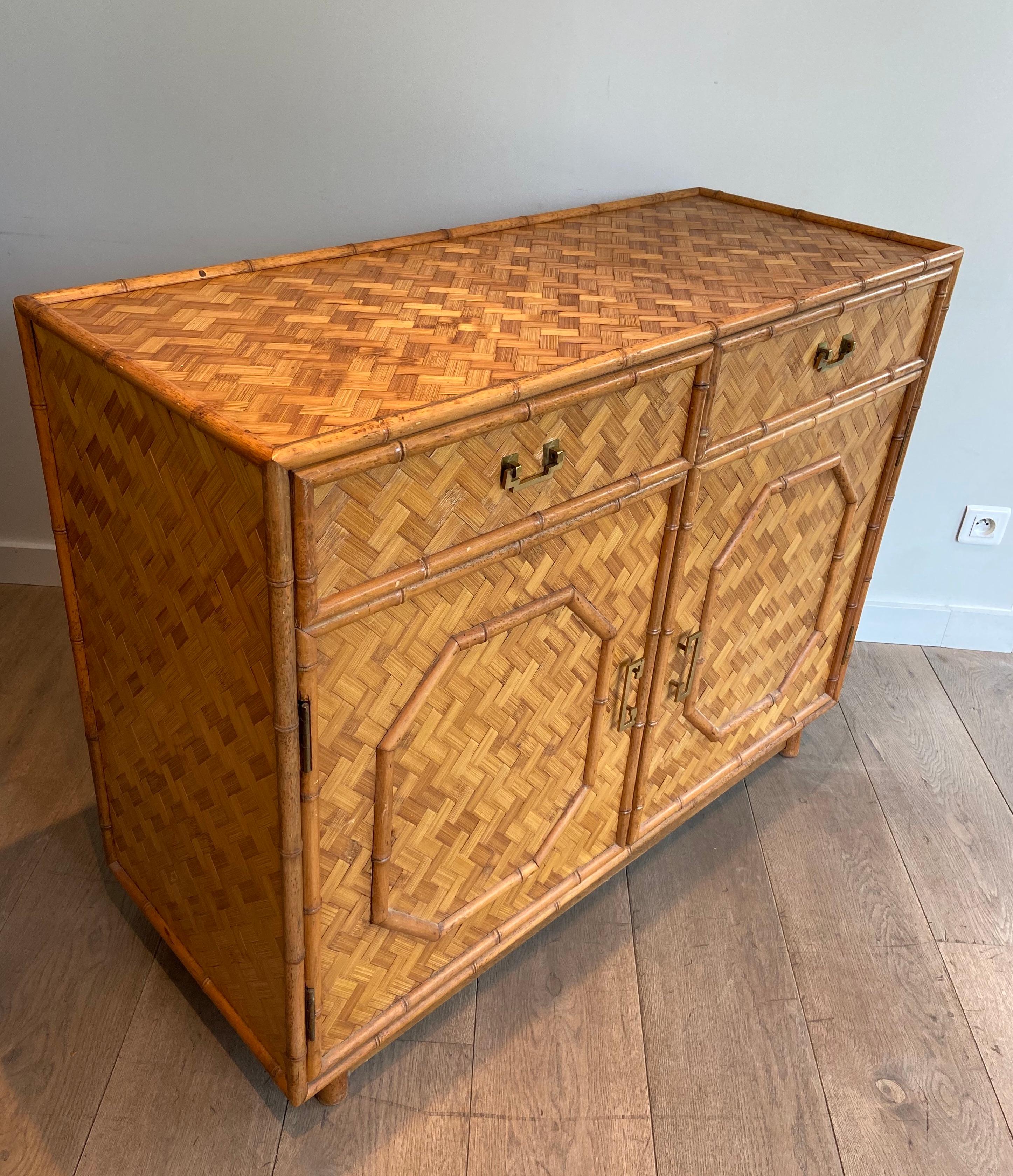 Mid-Century Modern Straw and Bamboo Marquetry Chest of Drawers with Chinese Brass Handles, Italian