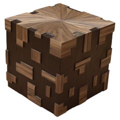 Mesa de sofá de marquetería de paja y madera quemada, por les2ebenistes