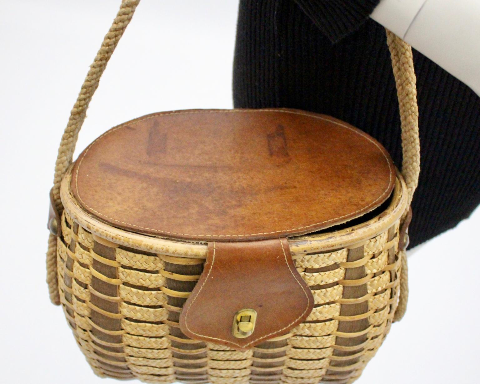Straw and Leather Vintage Brown Basket Bag or Handle Bag 1950s For Sale 3