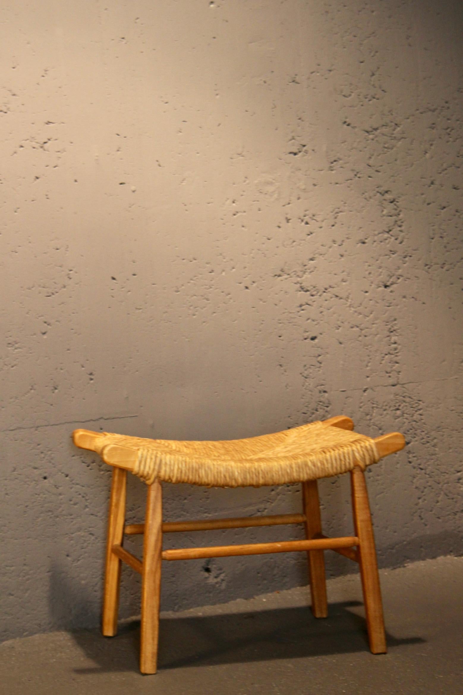 Late 20th Century Straw and wood French stool For Sale