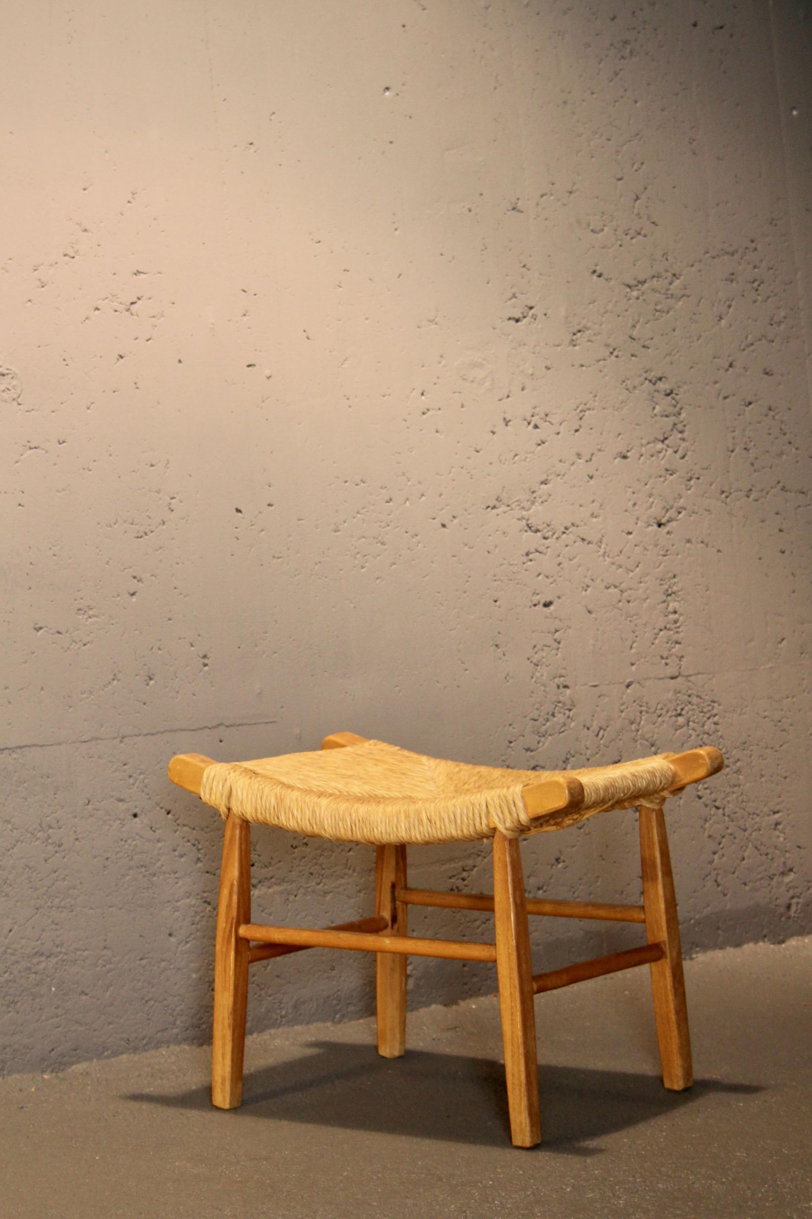 Straw and wood French stool For Sale 1