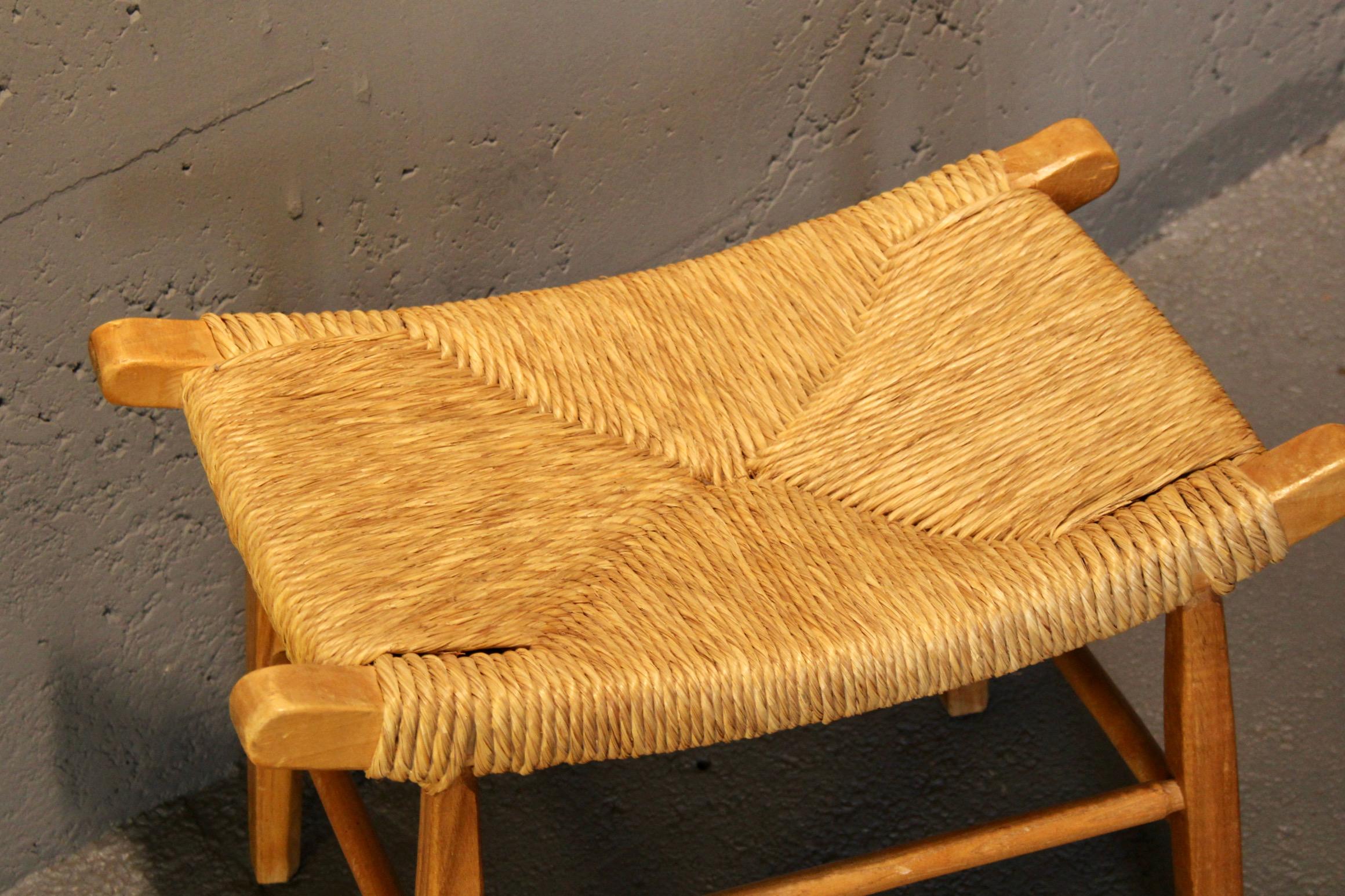 Straw and wood French stool For Sale 3
