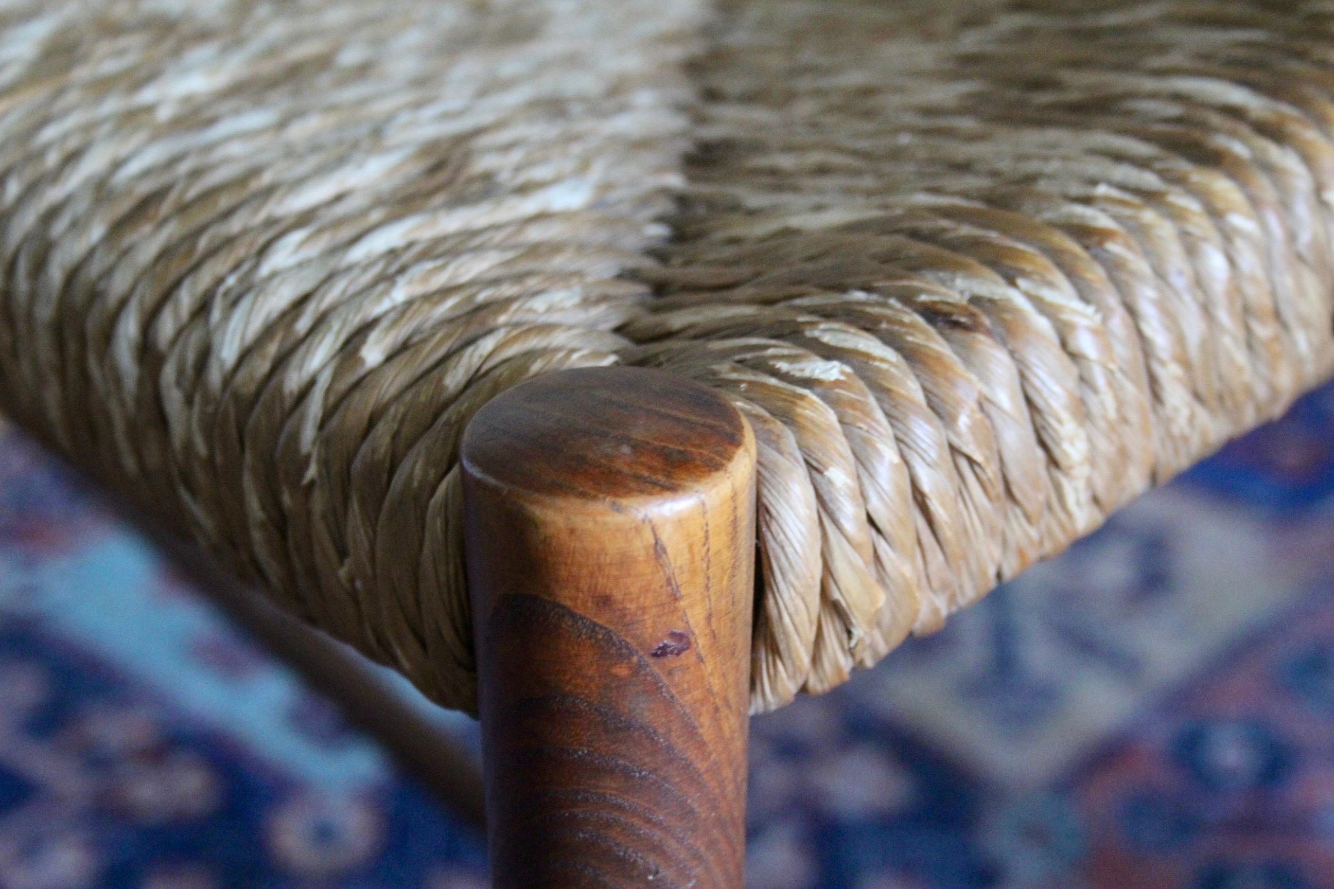 Straw and wood stool 5