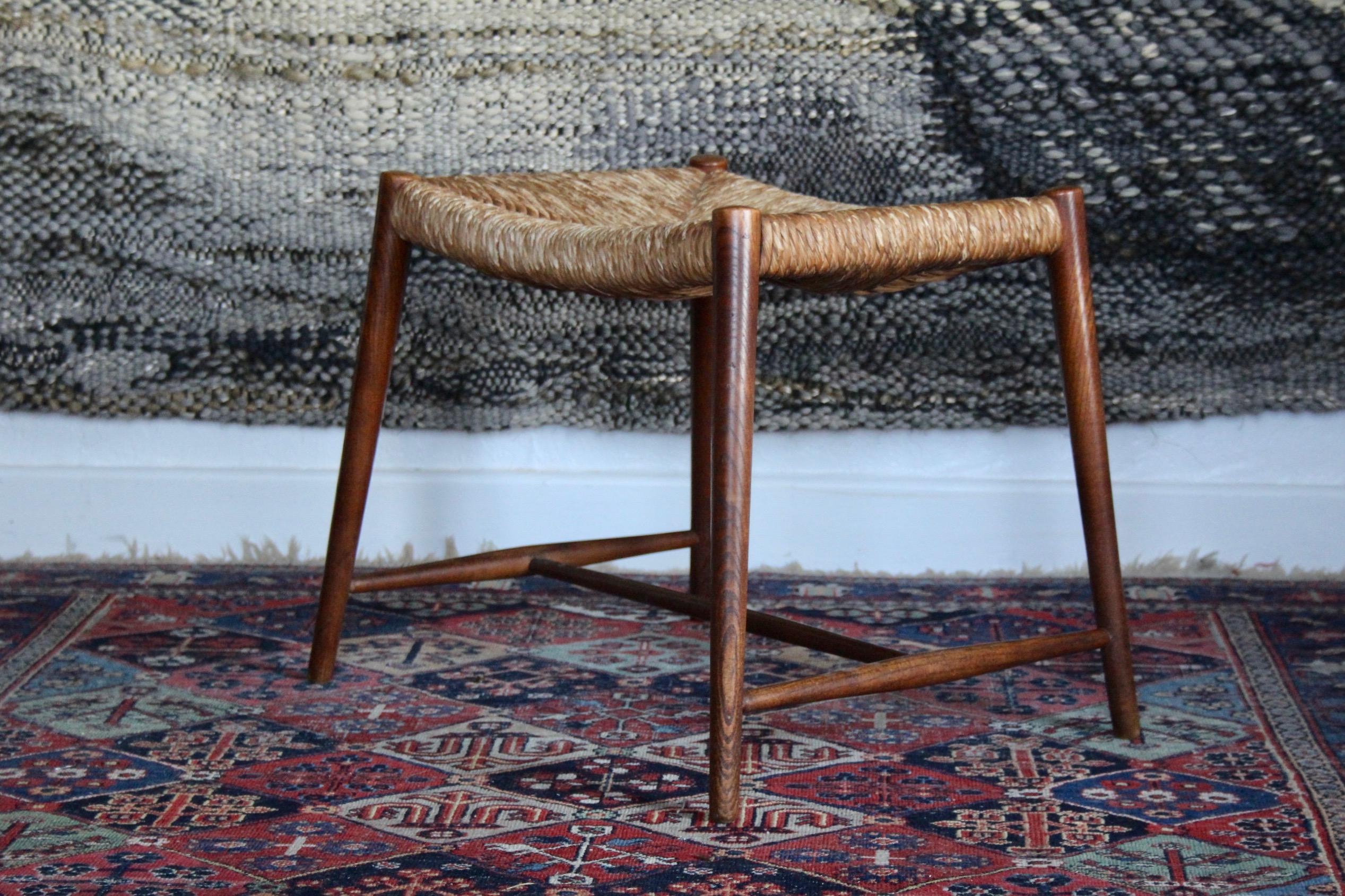 Straw and wood stool 1