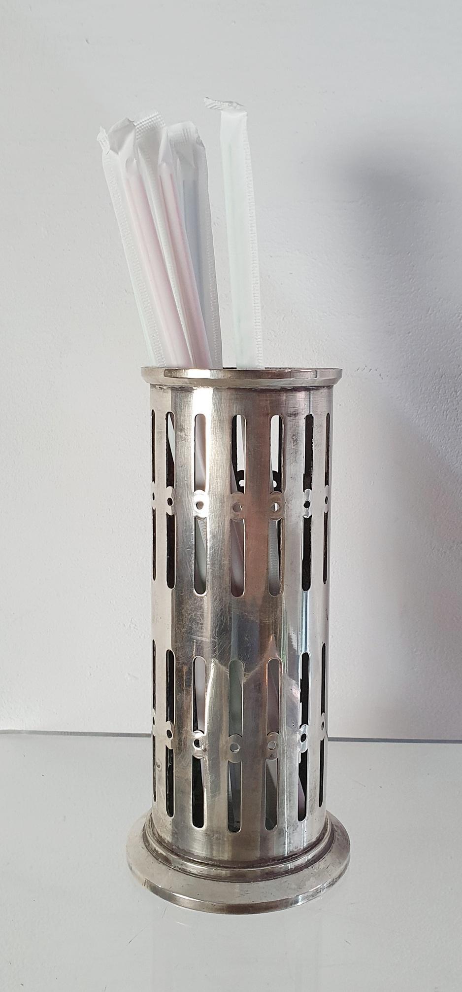 A rare art deco straw holder designed by Gio Ponti for Bar Pasticceria Alemagna at Piazza Duomo in Milano. 

The shape is simple and sleek and elegant. Signed 'Broggi Milano' for Hot. Europa as in Hotel Europa on the bottom. In good condition