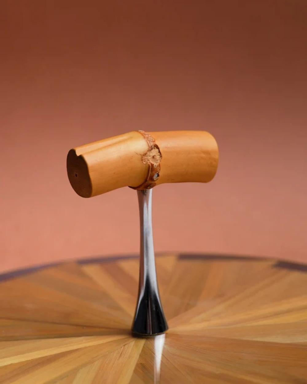 Käsebrett aus Stroh mit Intarsien, 1970er Jahre (Moderne der Mitte des Jahrhunderts) im Angebot