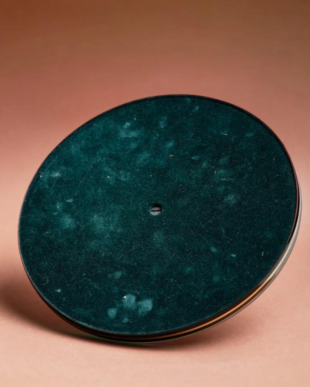 Käsebrett aus Stroh mit Intarsien, 1970er Jahre (20. Jahrhundert) im Angebot