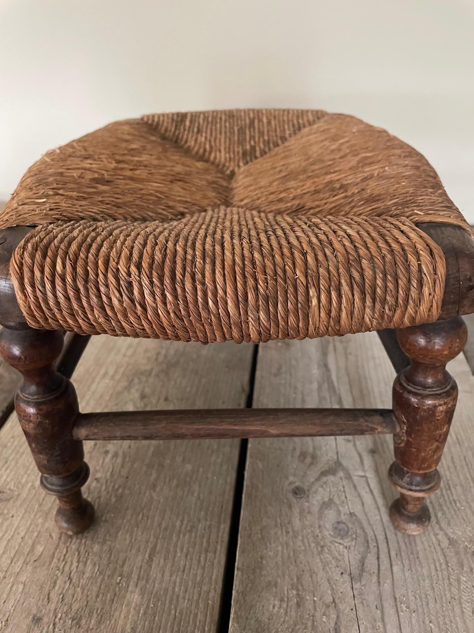 Paille Tabouret de paille ou repose-pieds en vente