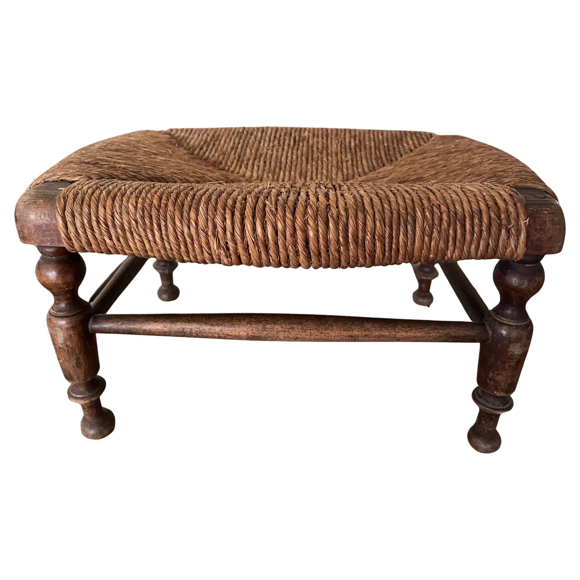 Tabouret de paille ou repose-pieds