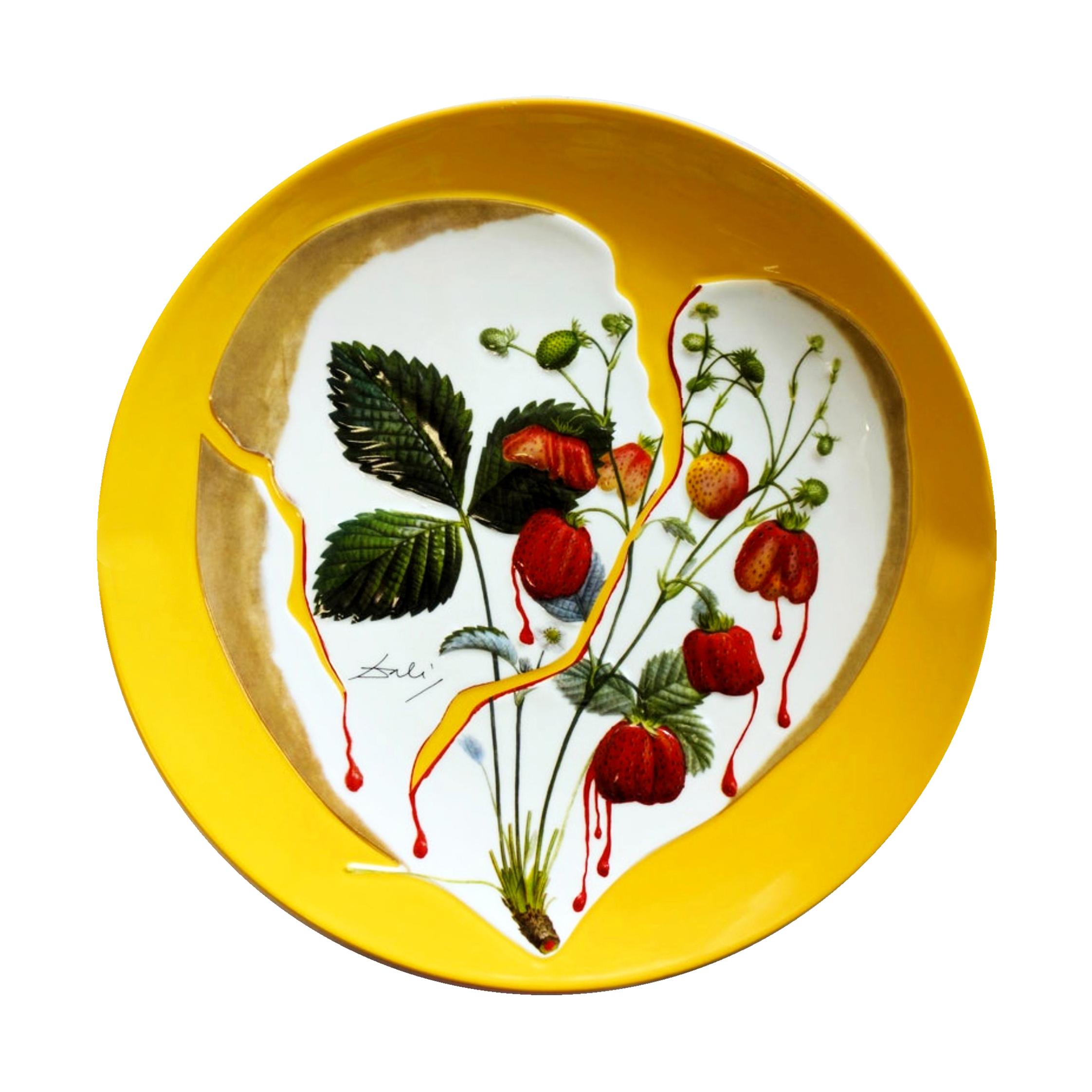 Grand plat Limoges cœur de fraises signé par Dali