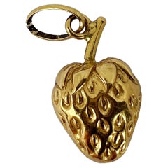 Vintage Strawberry 18K Yellow Gold Fruit Charm Pendant