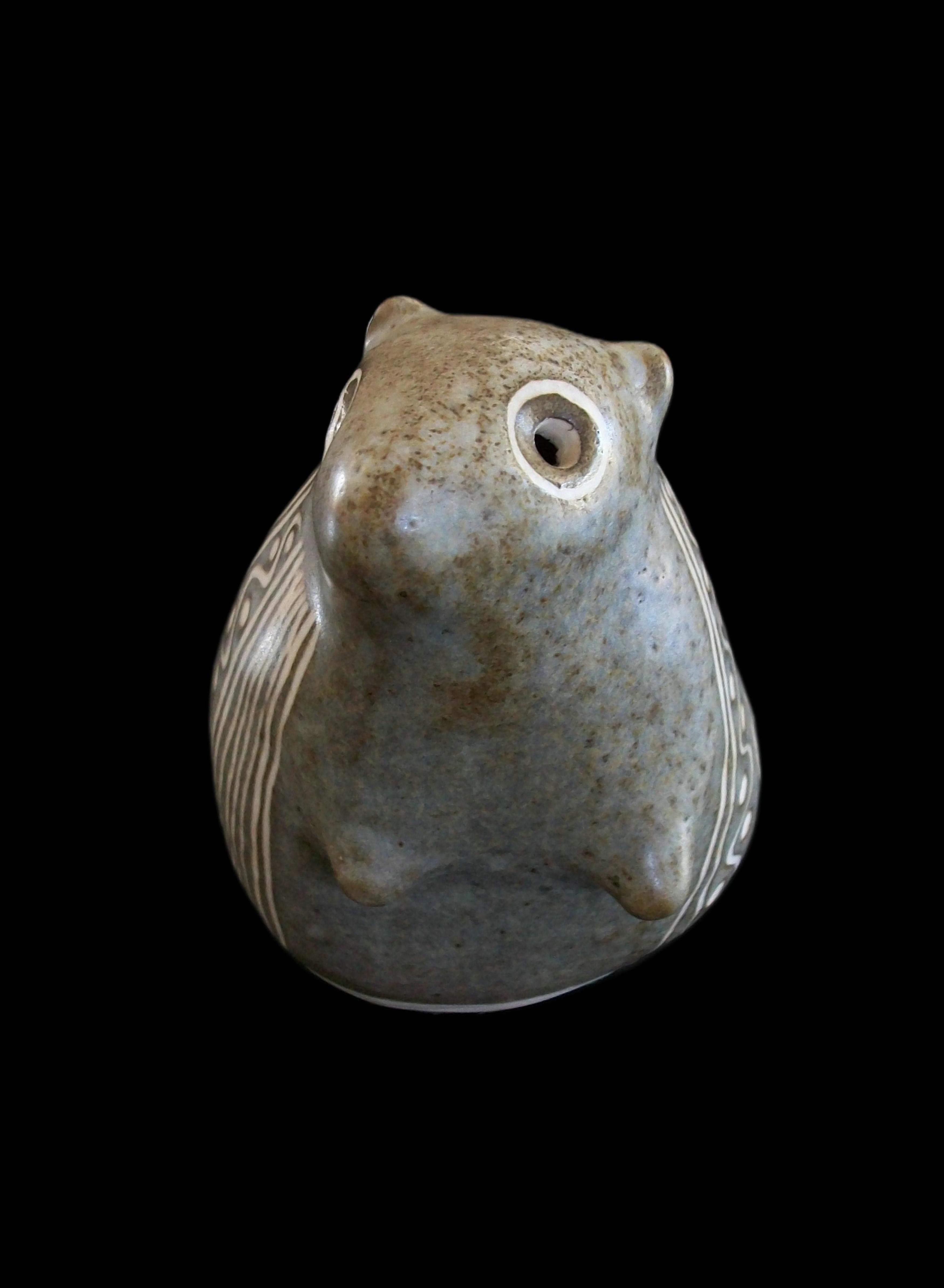 STRAWBERRY HILL - Studio Pottery Sgraffito Beaver Figure - Canada - Circa 1970's For Sale 5