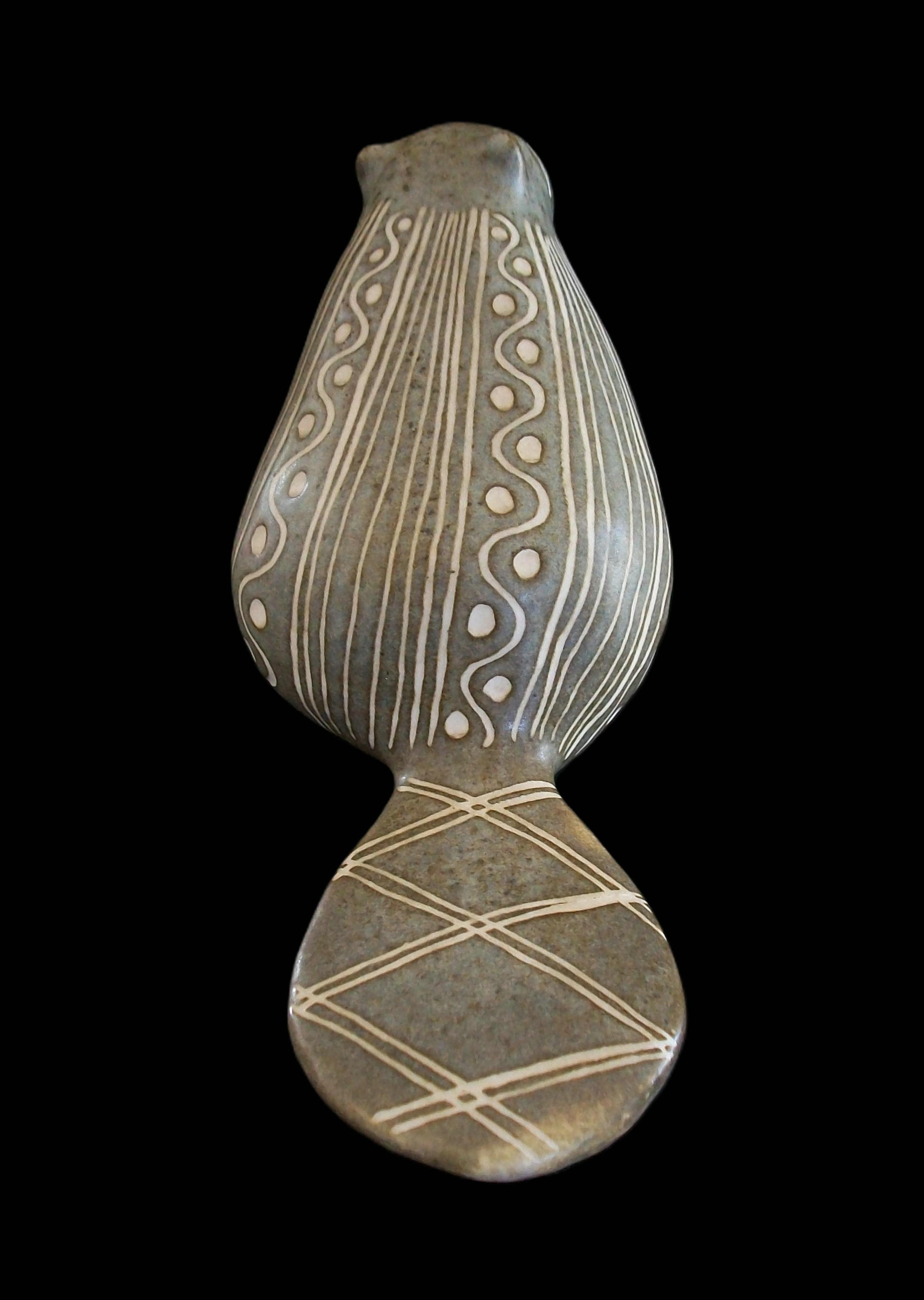 STRAWBERRY HILL - Studio Pottery Sgraffito Beaver Figure - Canada - Circa 1970's For Sale 6