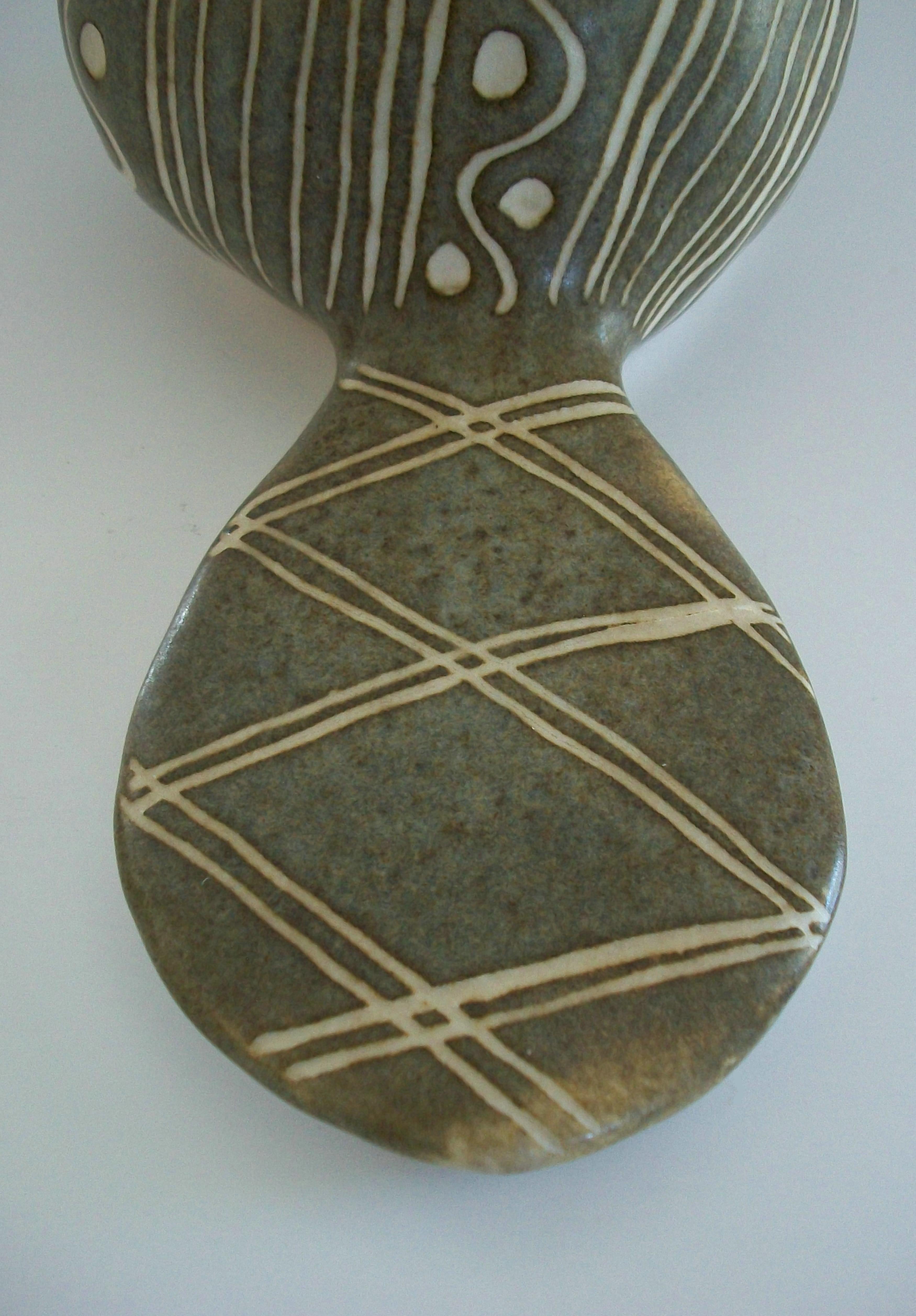 Ceramic STRAWBERRY HILL - Studio Pottery Sgraffito Beaver Figure - Canada - Circa 1970's For Sale