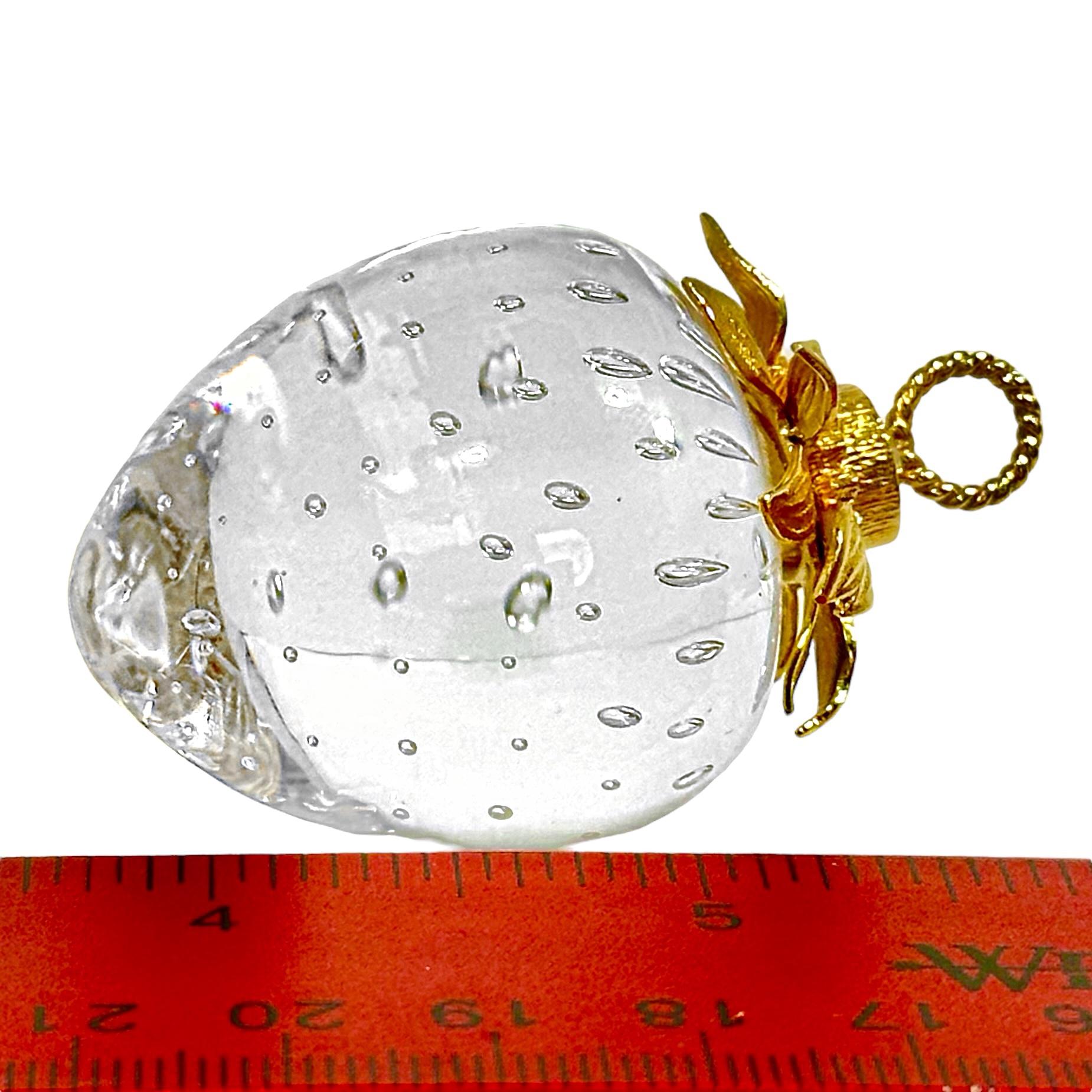 Strawberry Pendant by Steuben Glass with 18k Yellow Gold Stem and Glass Body For Sale 4