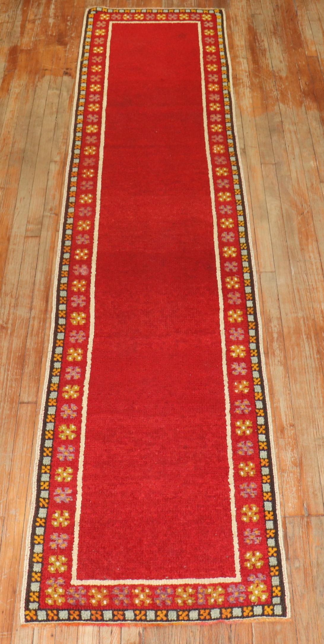 Strawberry Red Mid-20th Century Turkish Tulu Narrow Runner For Sale 5